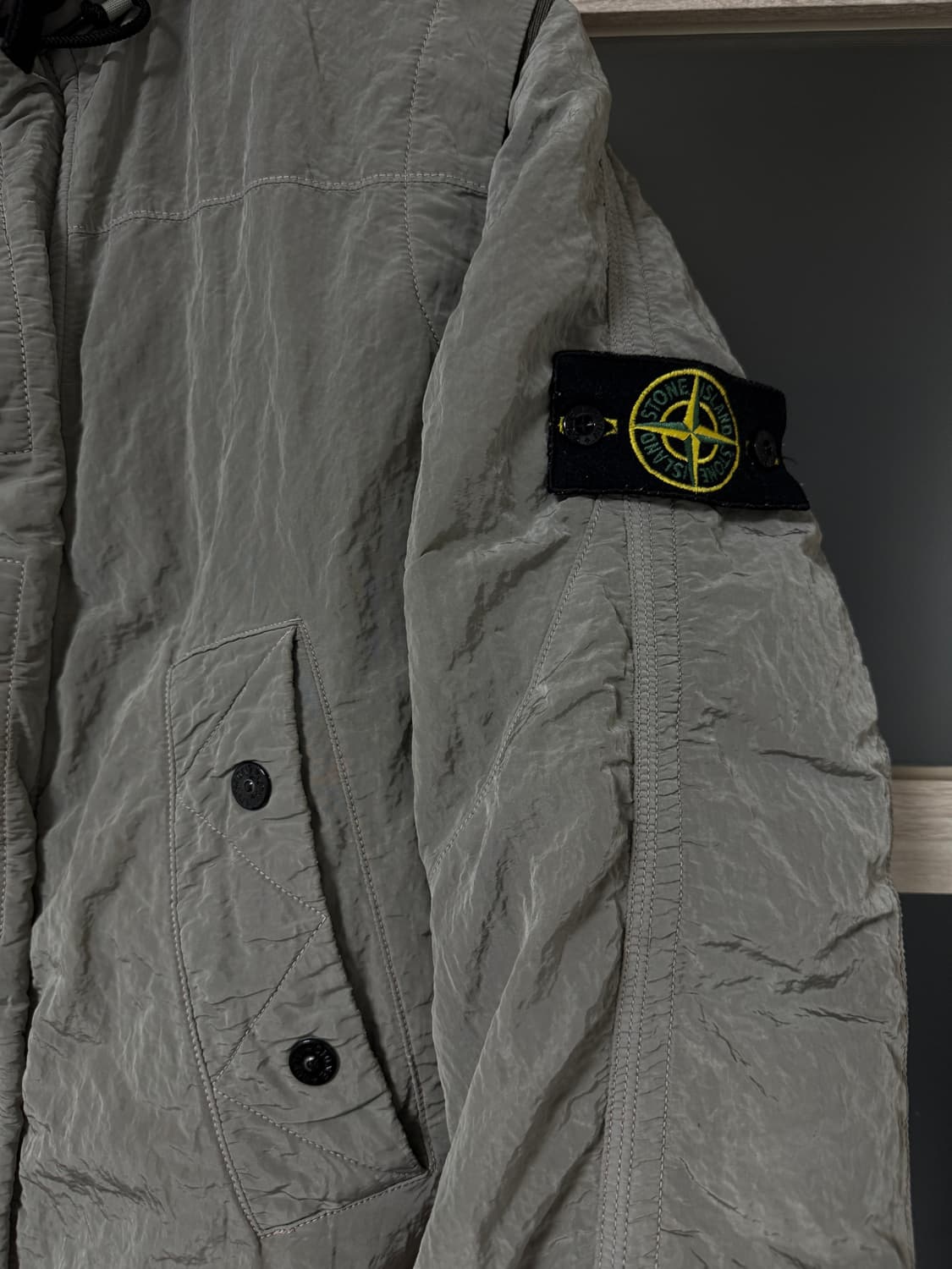 (m) 스톤아일랜드 나일론 다운 패딩 nylon sheen 상품이미지4