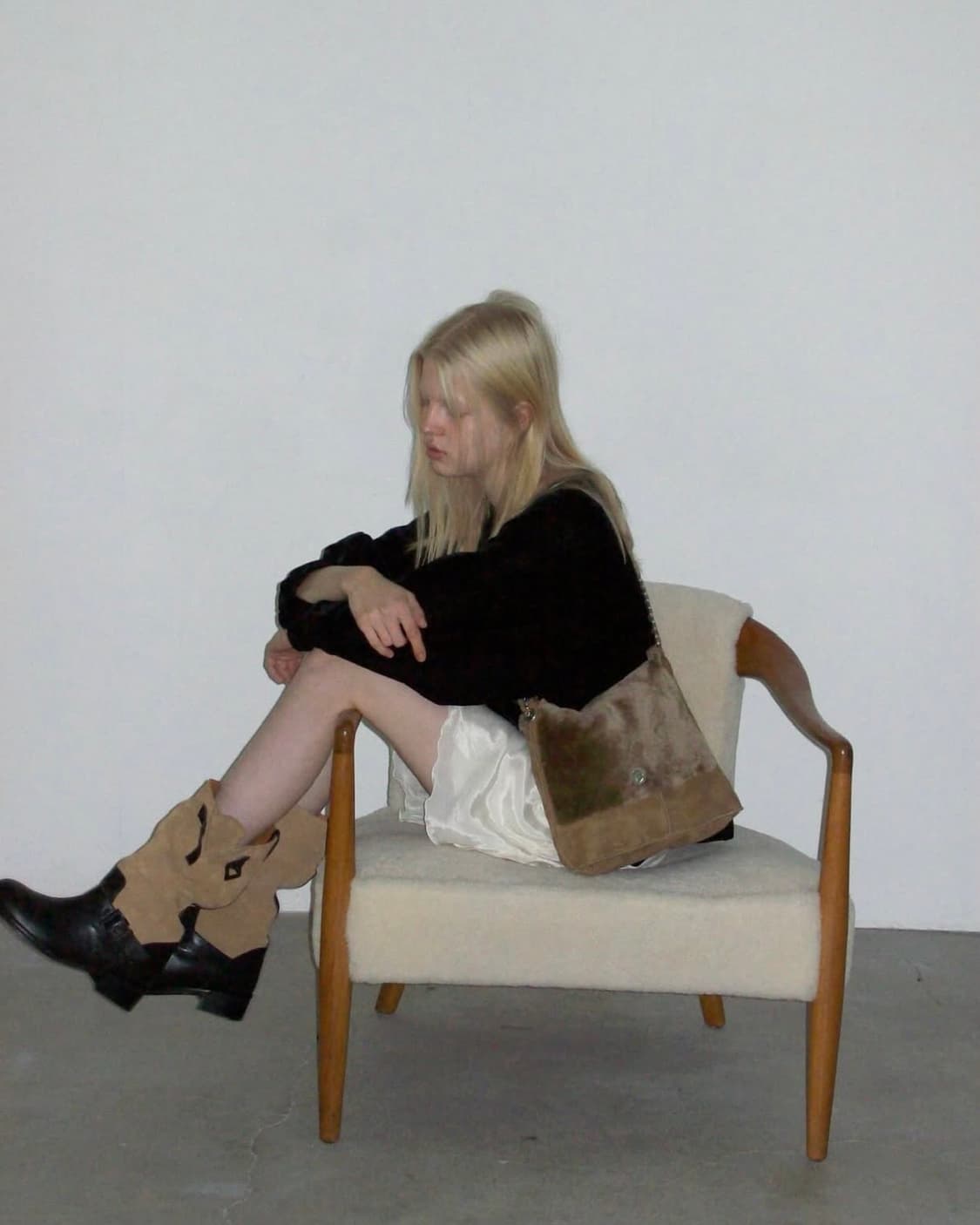 (미개봉) 미닛뮤트 페블 체인백 무스탕 베이지 상품이미지5