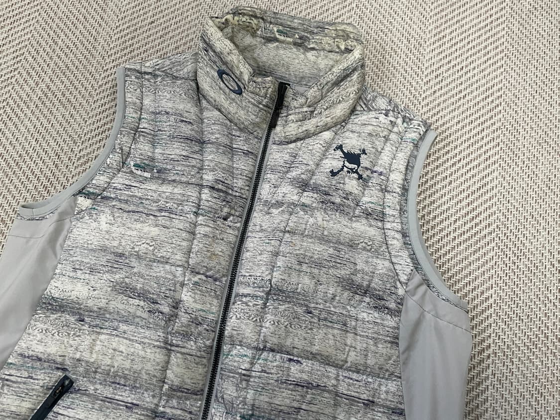 16fw 오클리 브러시 스트로크 패턴 패딩 베스트 J03581 상품이미지3