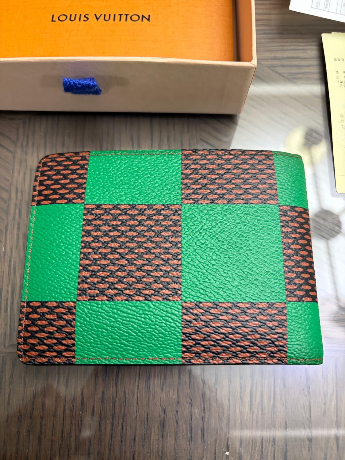 루이비통 퍼렐콜라보 한정판 지갑 상품이미지4