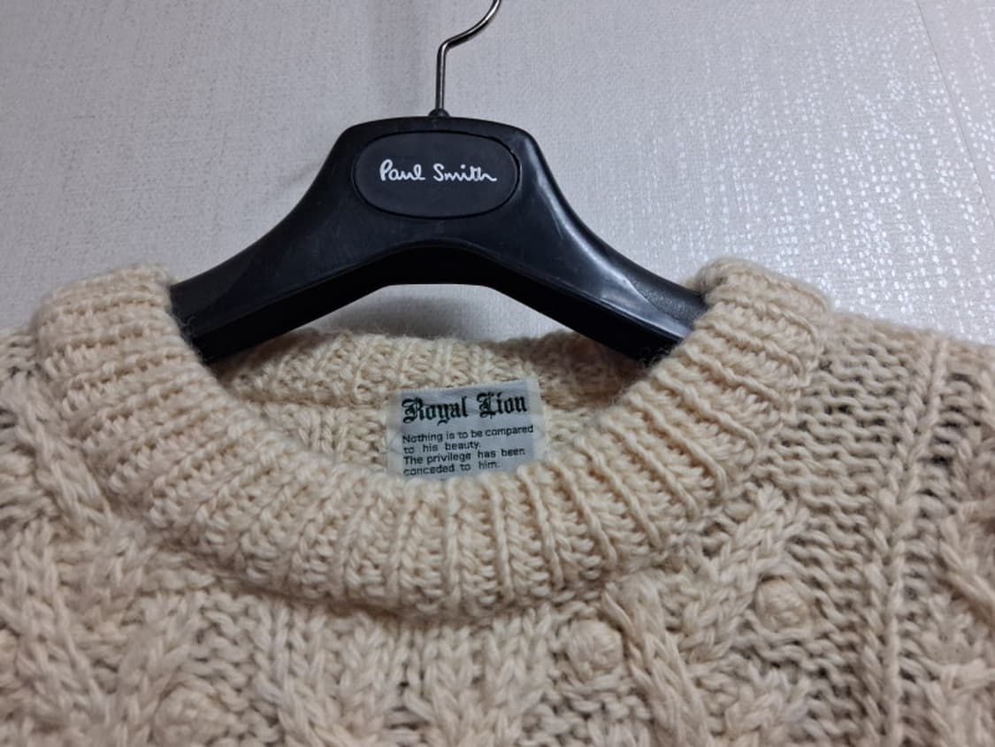 Royal Lion 아이보리 흰둥이 꽈배기스웨트 남성 100 방울이폼폼  상품이미지3