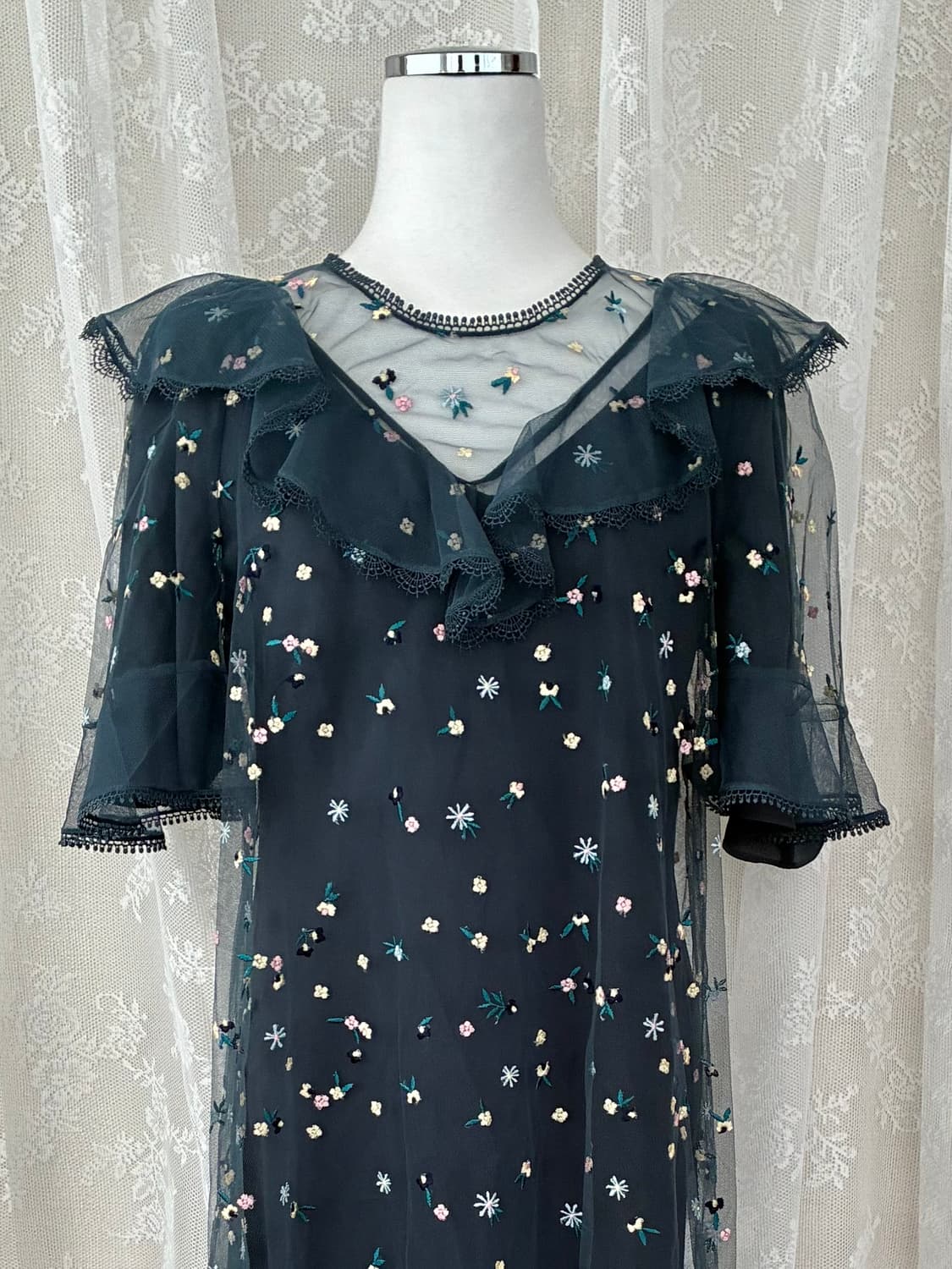 55) 한섬 오즈세컨 자수 시스루 원피스 네이비 상품이미지3