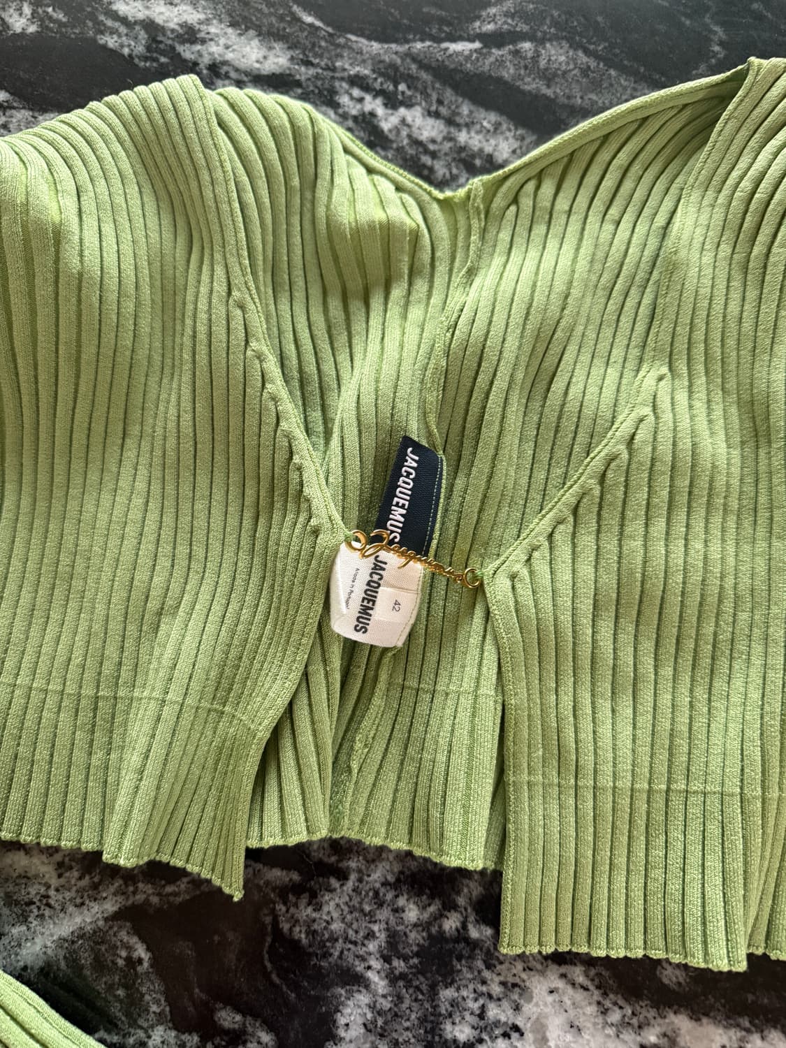 제니 착용 쟈크뮈스 볼레로 jacquemus 상품이미지4