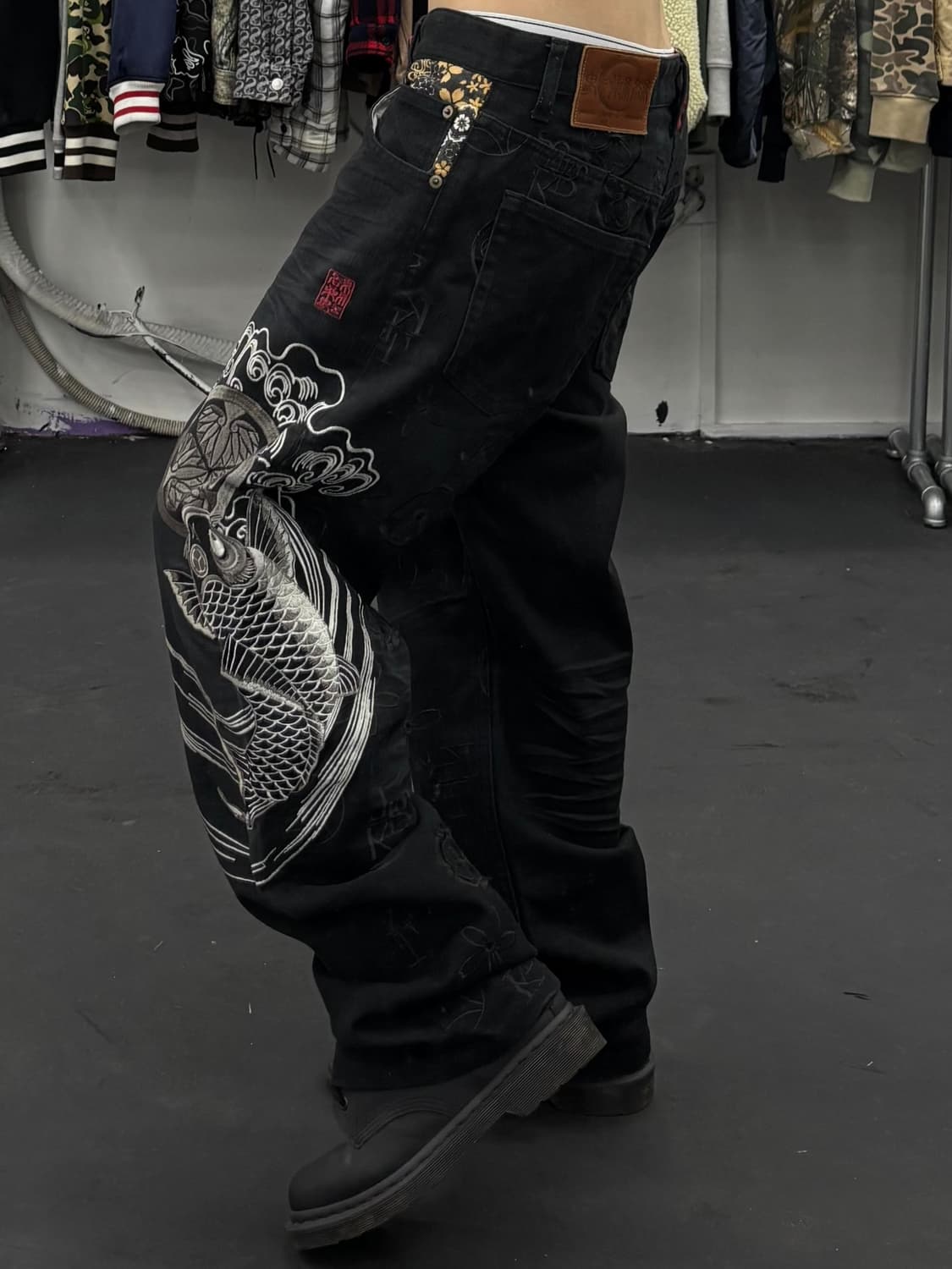 카라쿠리 타마시 오리엔탈 잉어 데님팬츠 상품이미지1