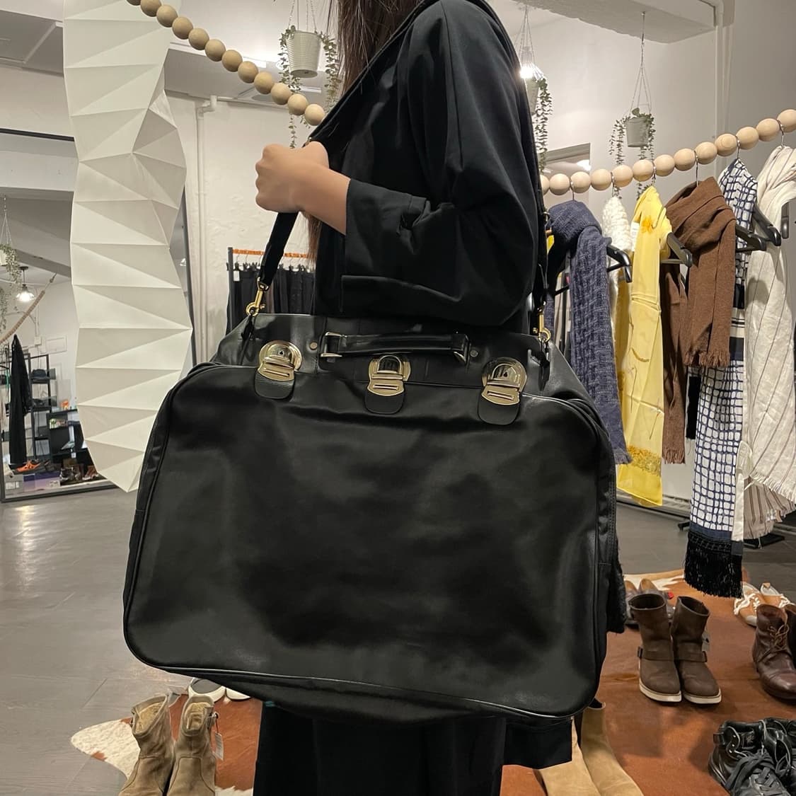 요지야마모토 오버사이즈 레더 크로스백 상품이미지3