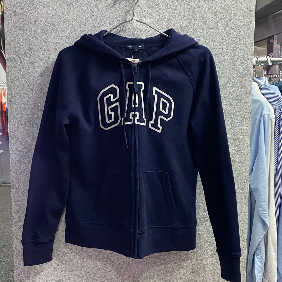갭 빅로고 미니멀 박시핏 후드 집업 B3024 상품이미지2