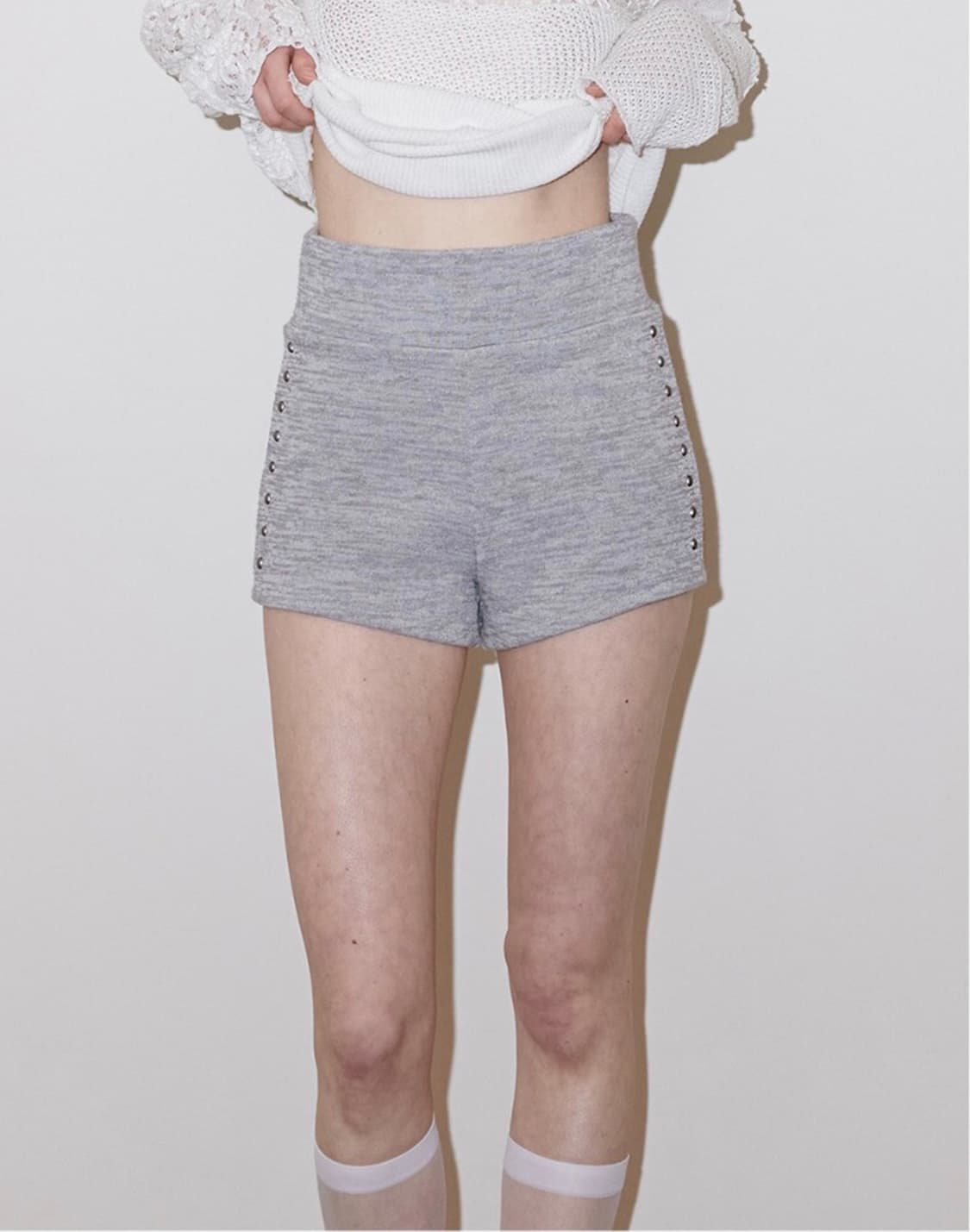 폴리수엠  STUDDED DOLPHIN SHORTS, GRAY 2size 상품이미지1