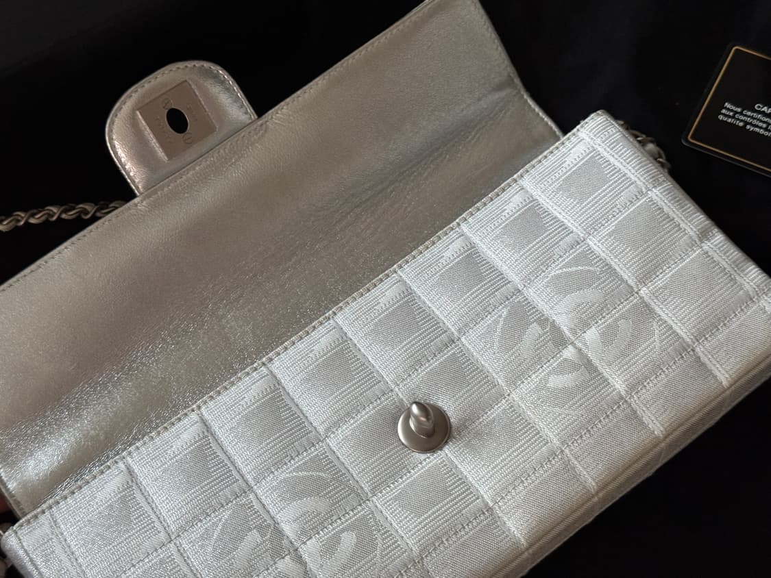 샤넬 CC 초코바 바게트 트래블 체인 숄더백 실버 상품이미지4