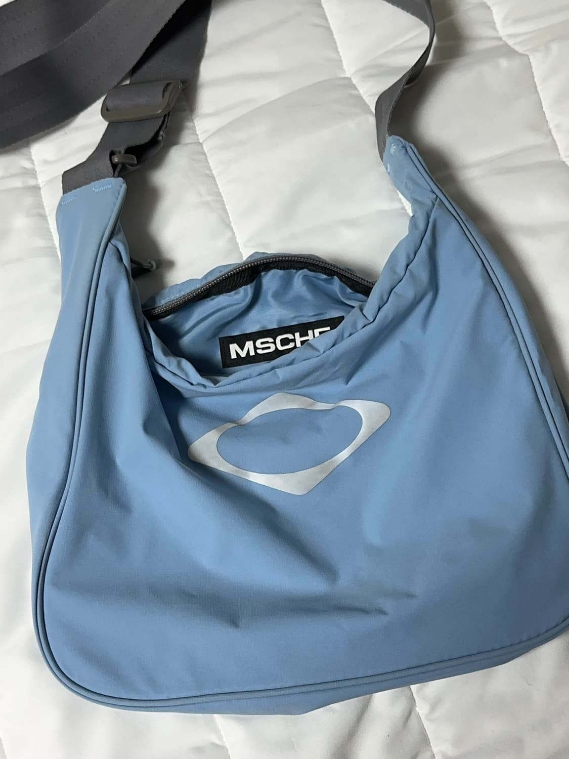 미스치프 롬버스 라이트 웨이트 크로스백 그레이시 블루 상품이미지3