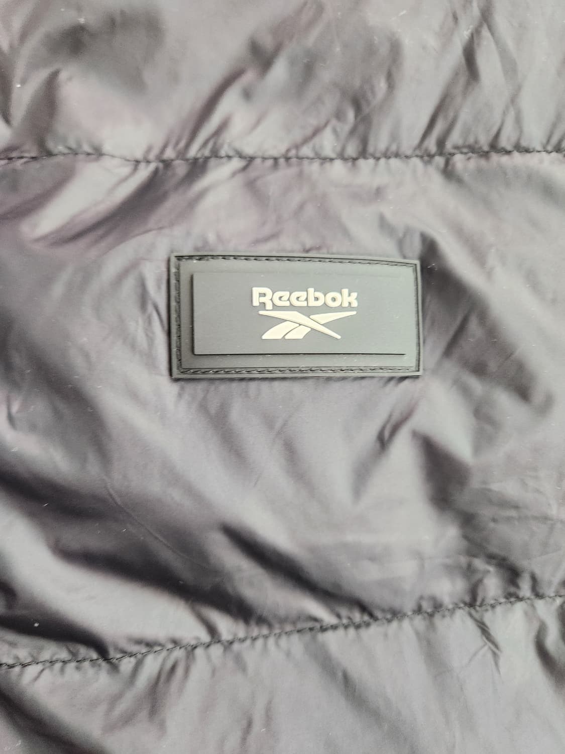 새상품급)리복 블랙 패딩조끼 HS M VEST사이즈110 상품이미지3