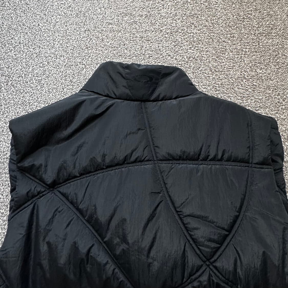 [M] 오클리 경량 패딩 조끼 하이랜드 오 퍼프 베스트 블랙 상품이미지6