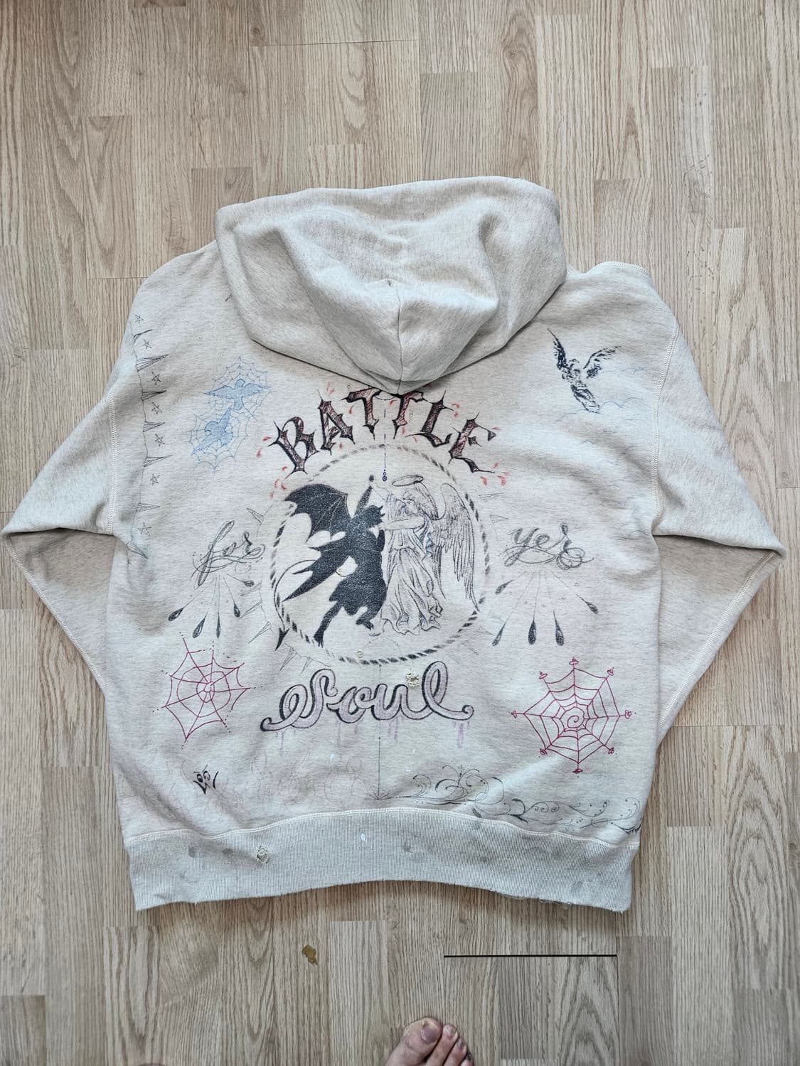 세인트미카엘 닥터우 후드티 상품이미지4