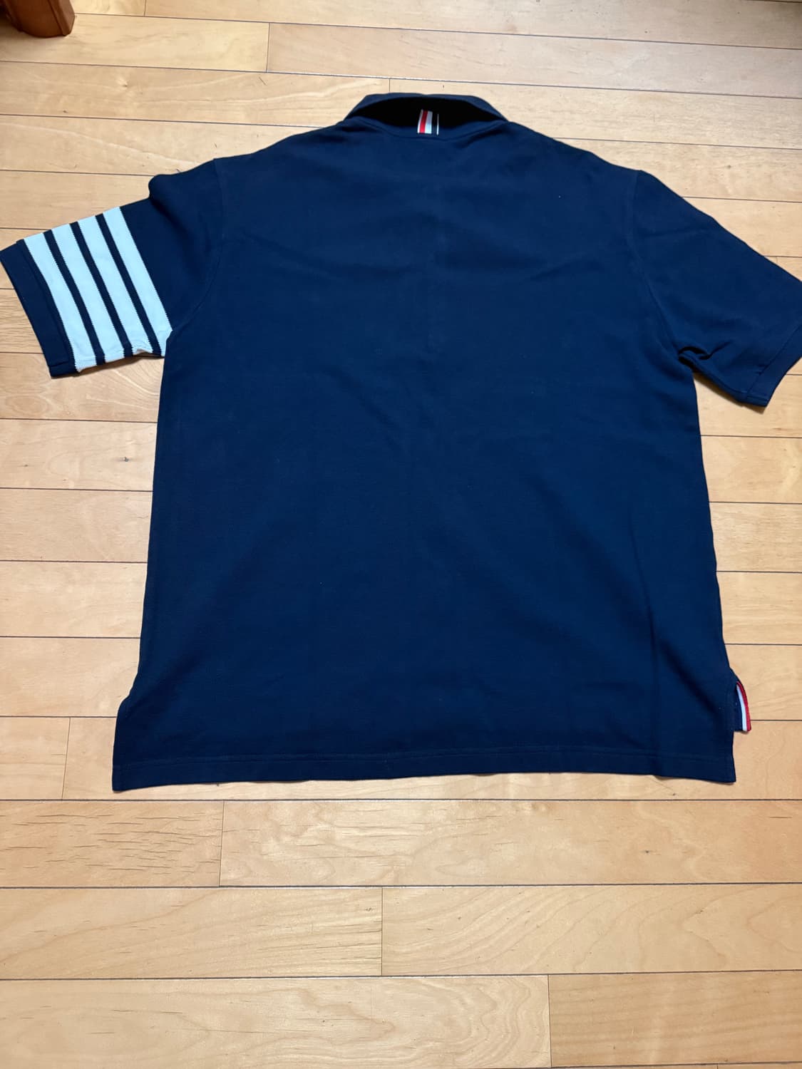 톰브라운 클래식 피케 사선 숏슬리브 폴로 네이비(4사이즈) 상품이미지3