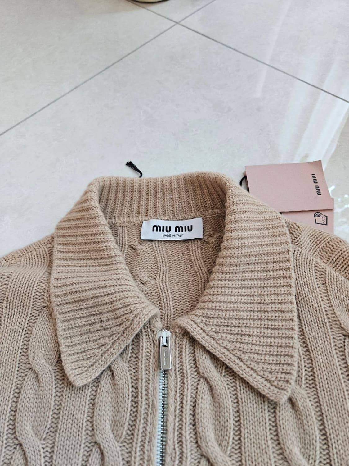 [36] 미우미우 케이블 니트집업 판매 상품이미지2