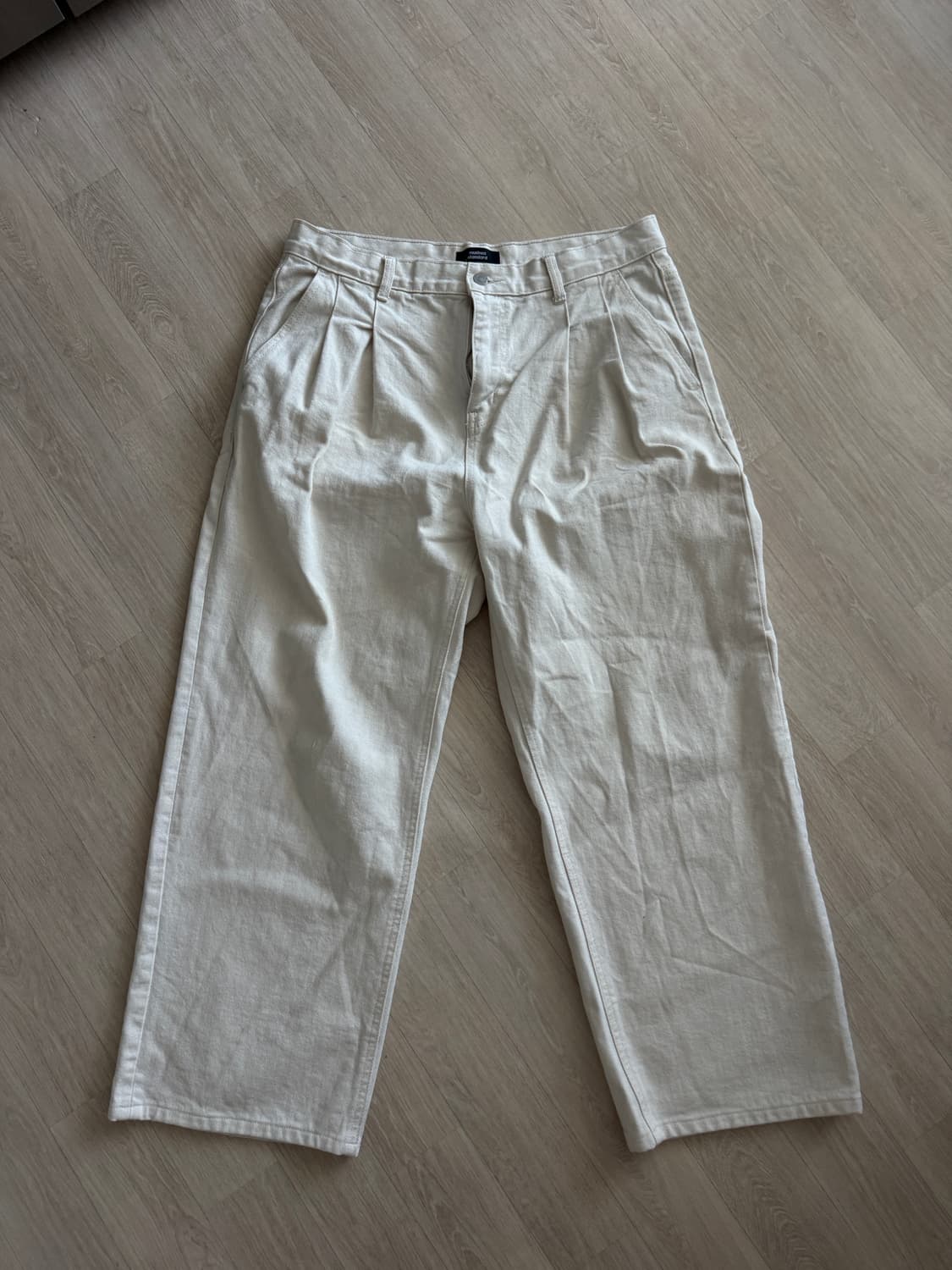 무신사 스탠다드 투턱 와이드 팬츠 크림 데님 상품이미지1