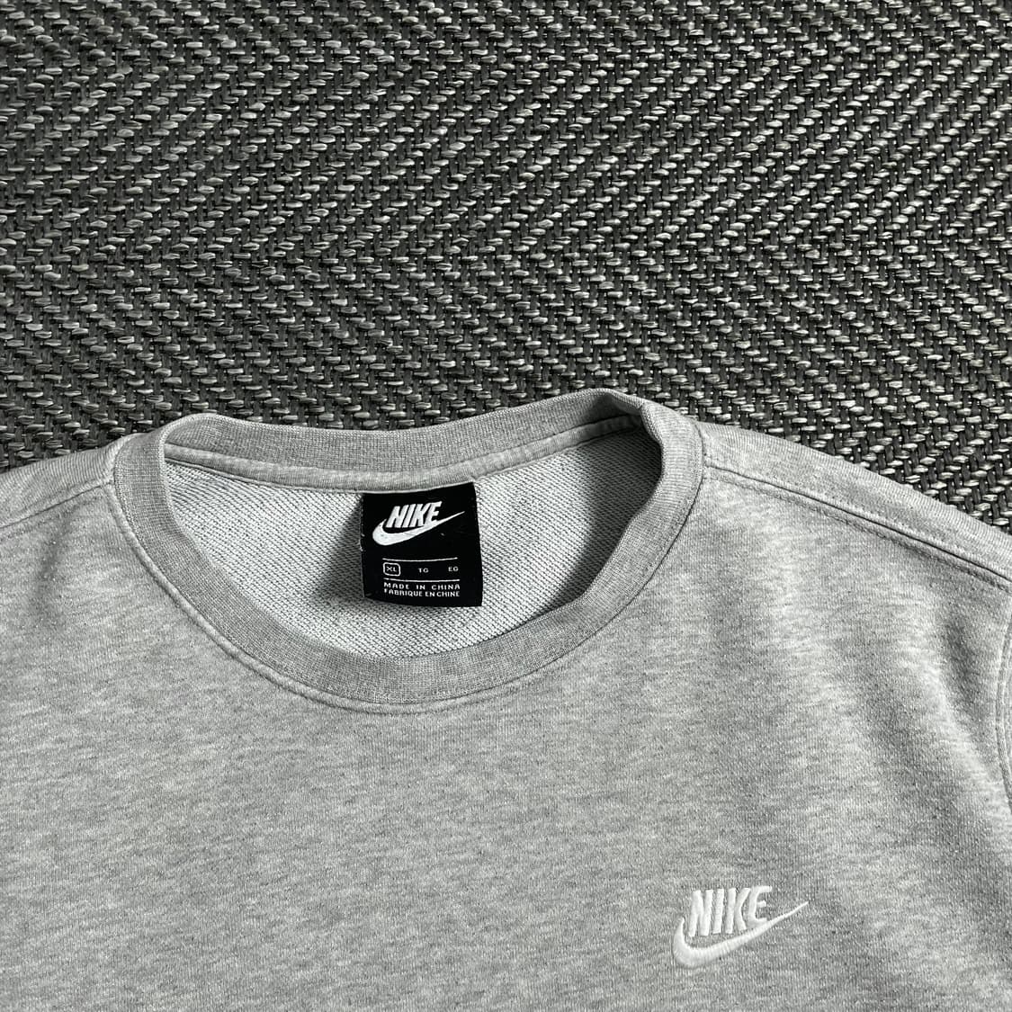 나이키 NSW 자수 로고 크루넥 긴팔 티셔츠y 4340 상품이미지4