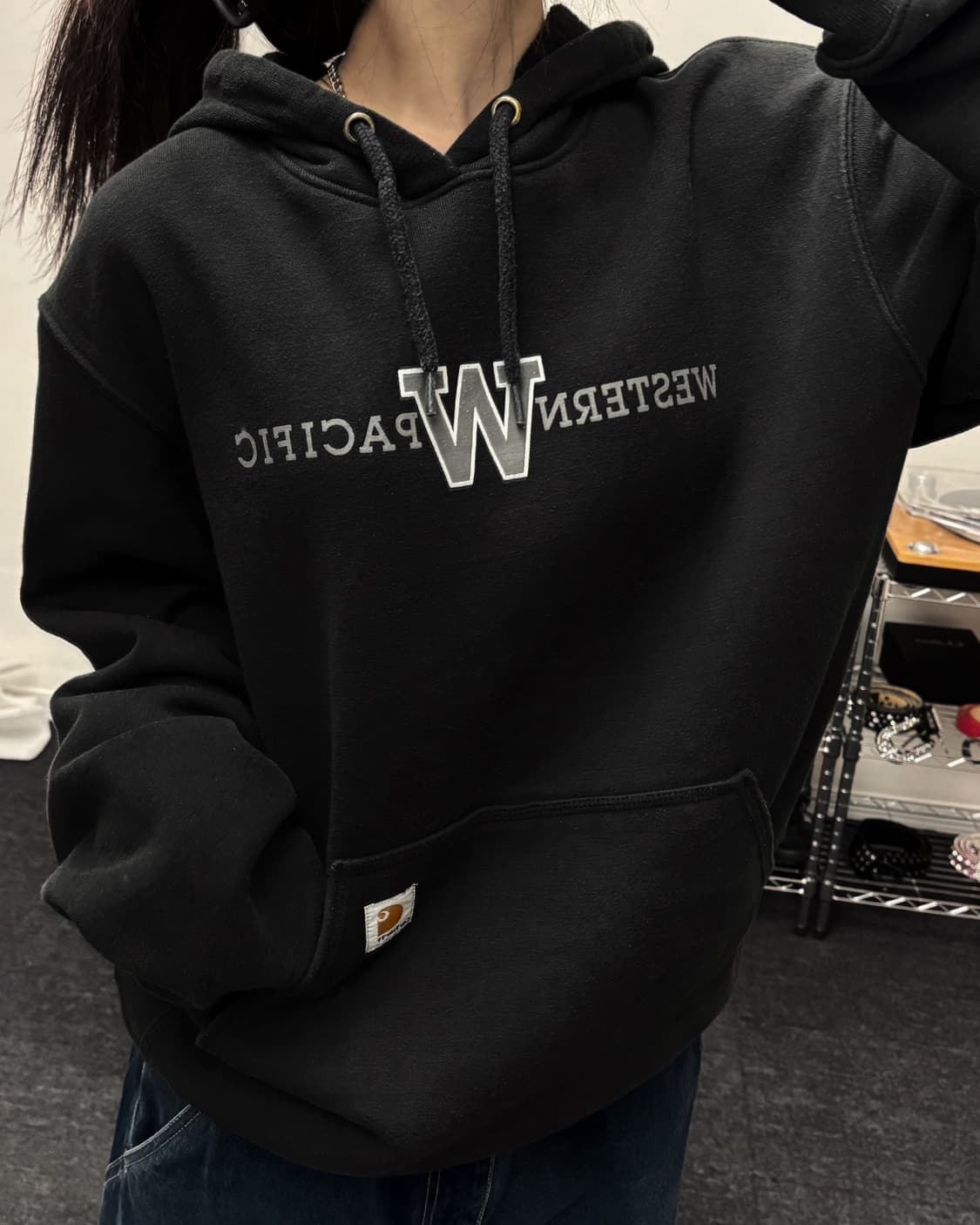 칼하트 컬리지 로고 블랙 후드티 상품이미지1