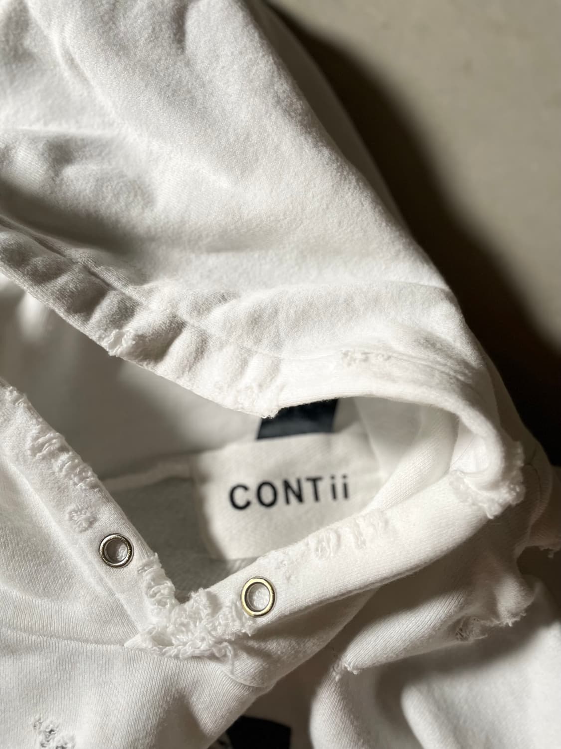 CONTii Distressed Hoodie 상품이미지4