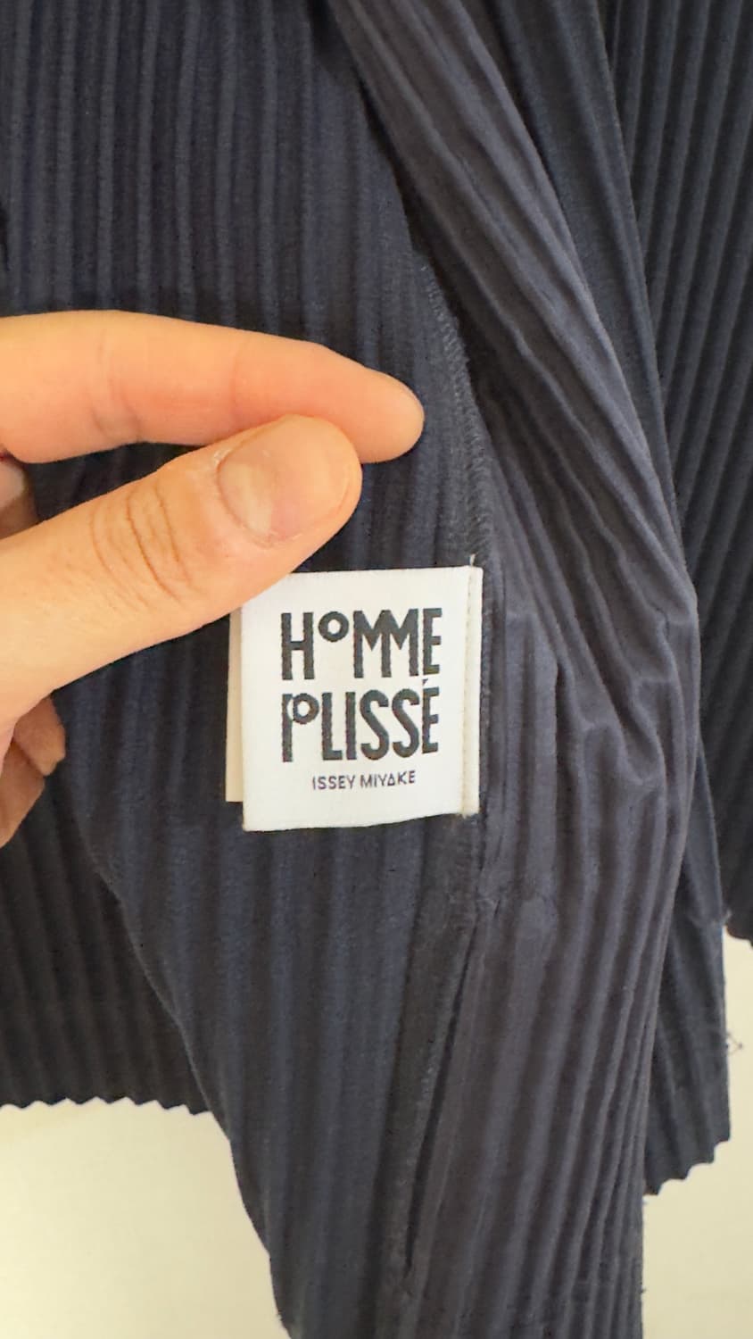 [4] 이세이미야케 옴므플리세 플리츠 가디건 네이비 상품이미지3