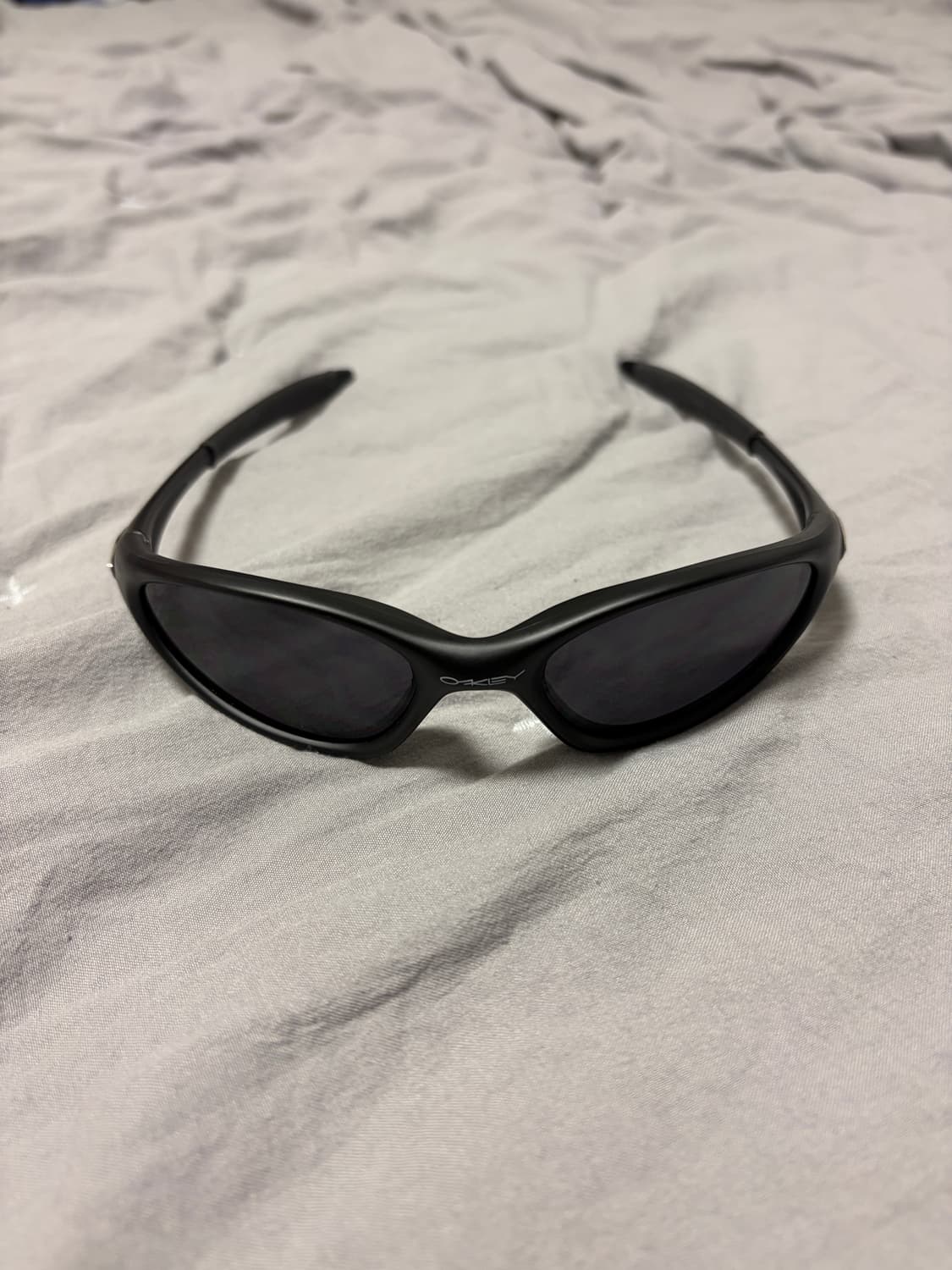 오클리 미뉴트 1.0 매트블랙 (상태 최상, 하드케이스) 상품이미지1