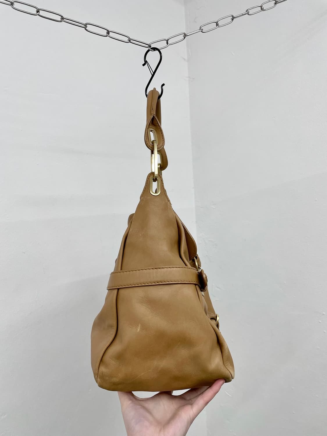 지미추 툴리타 버클 호보백 🤎 상품이미지5