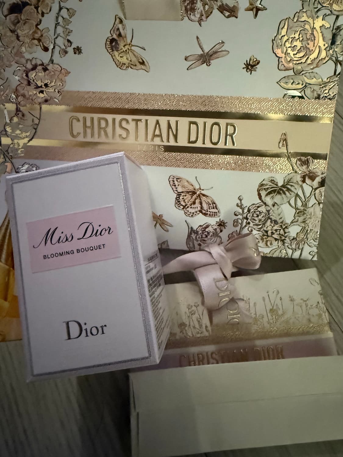 디올 블루밍 부케 오 드 뚜왈렛  상품이미지1