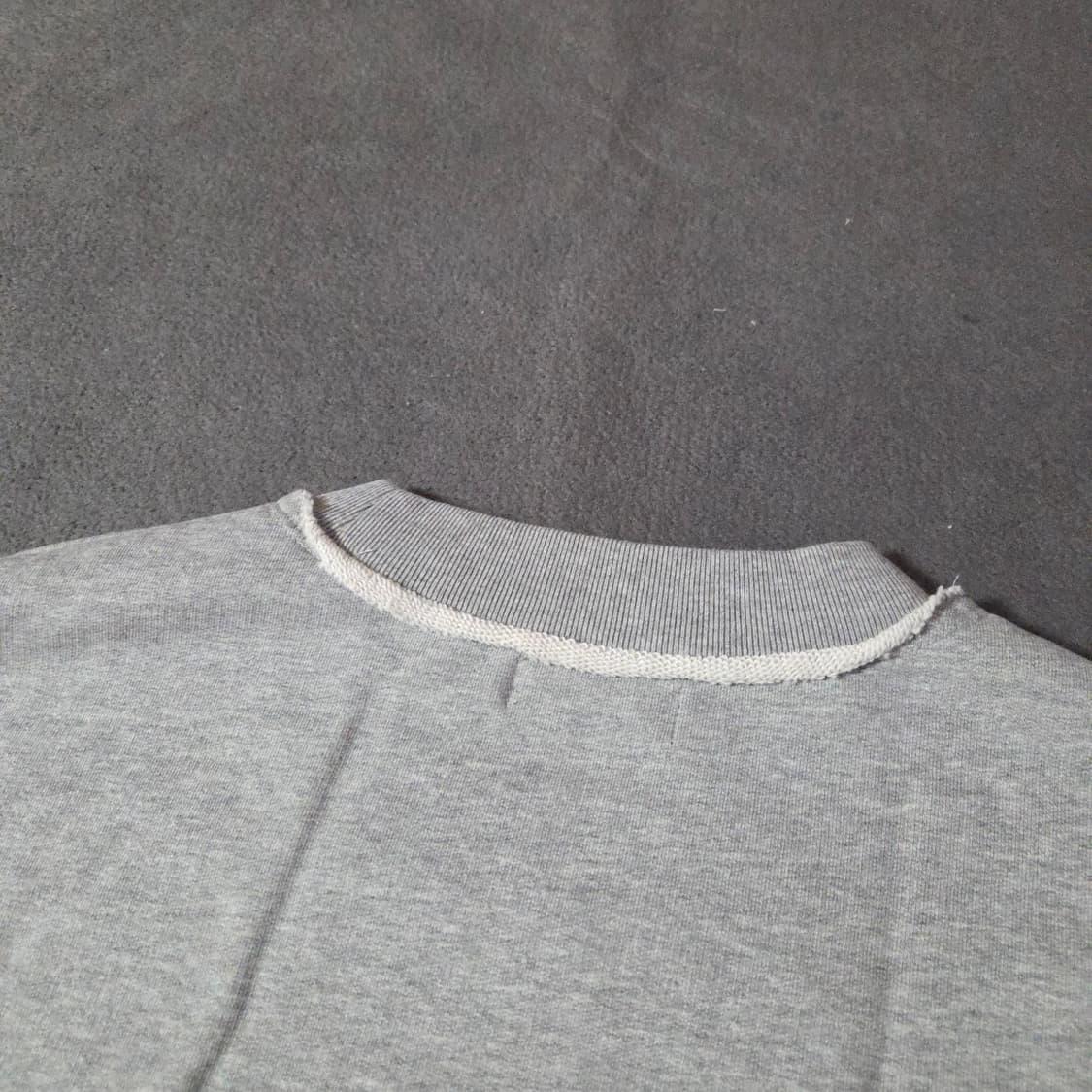 메종스페셜 폼 퍼프 풀오버 맨투맨 상품이미지5