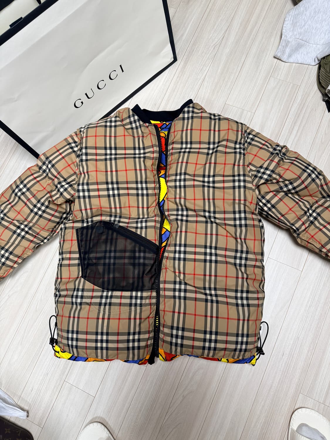 버버리 모노그램 프린트 달스톤 다운 패딩 자켓 양면 100 상품이미지2