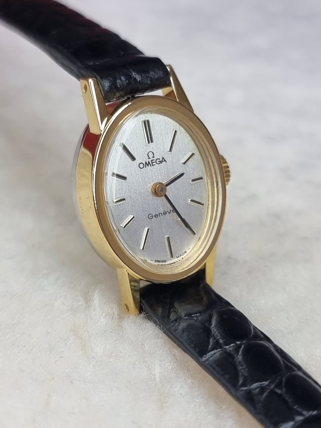 오메가 제네브 빈티지 오벌 실버 다이얼 수동 여성시계 상품이미지3