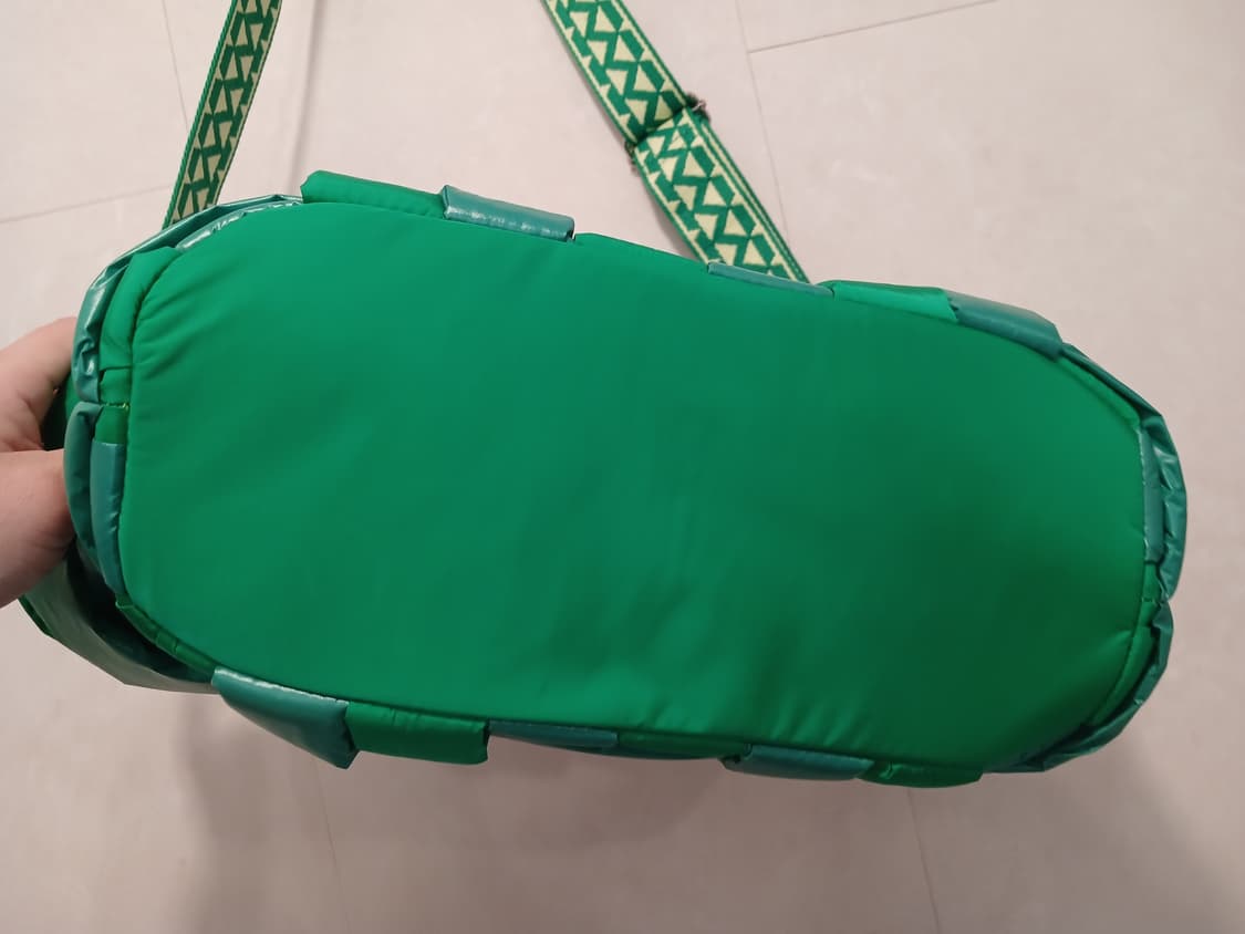 베네통 정품 여성 퀼팅 패딩 가방 상품이미지5