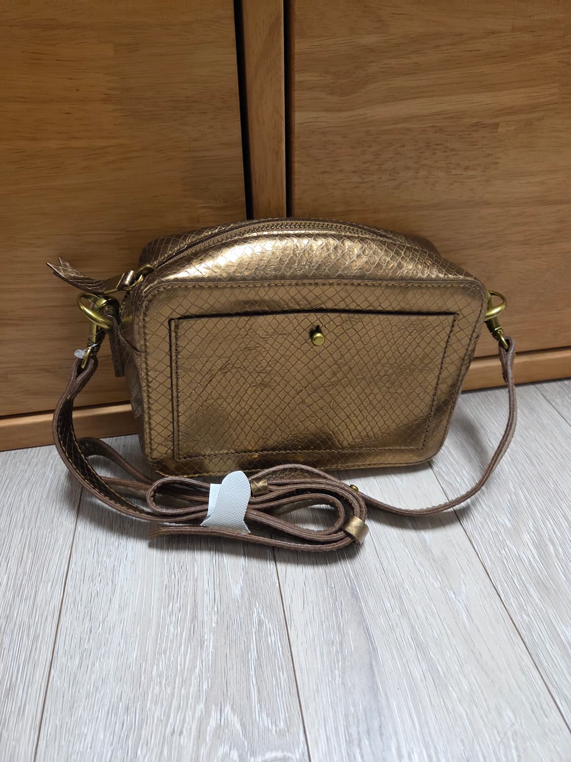 메이드웰 골드 소가죽 카메라백 상품이미지2