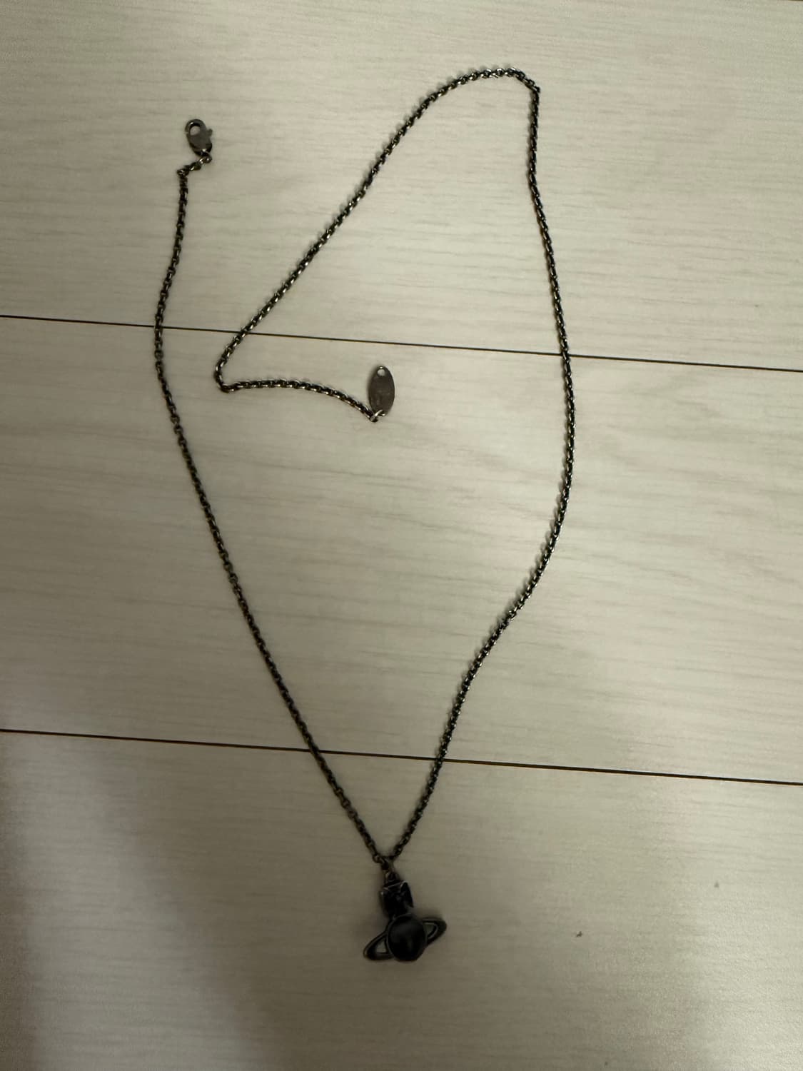 비비안웨스트우드 틸리야 롱 목걸이 블랙 / 풀박, 인증서 포함 상품이미지3