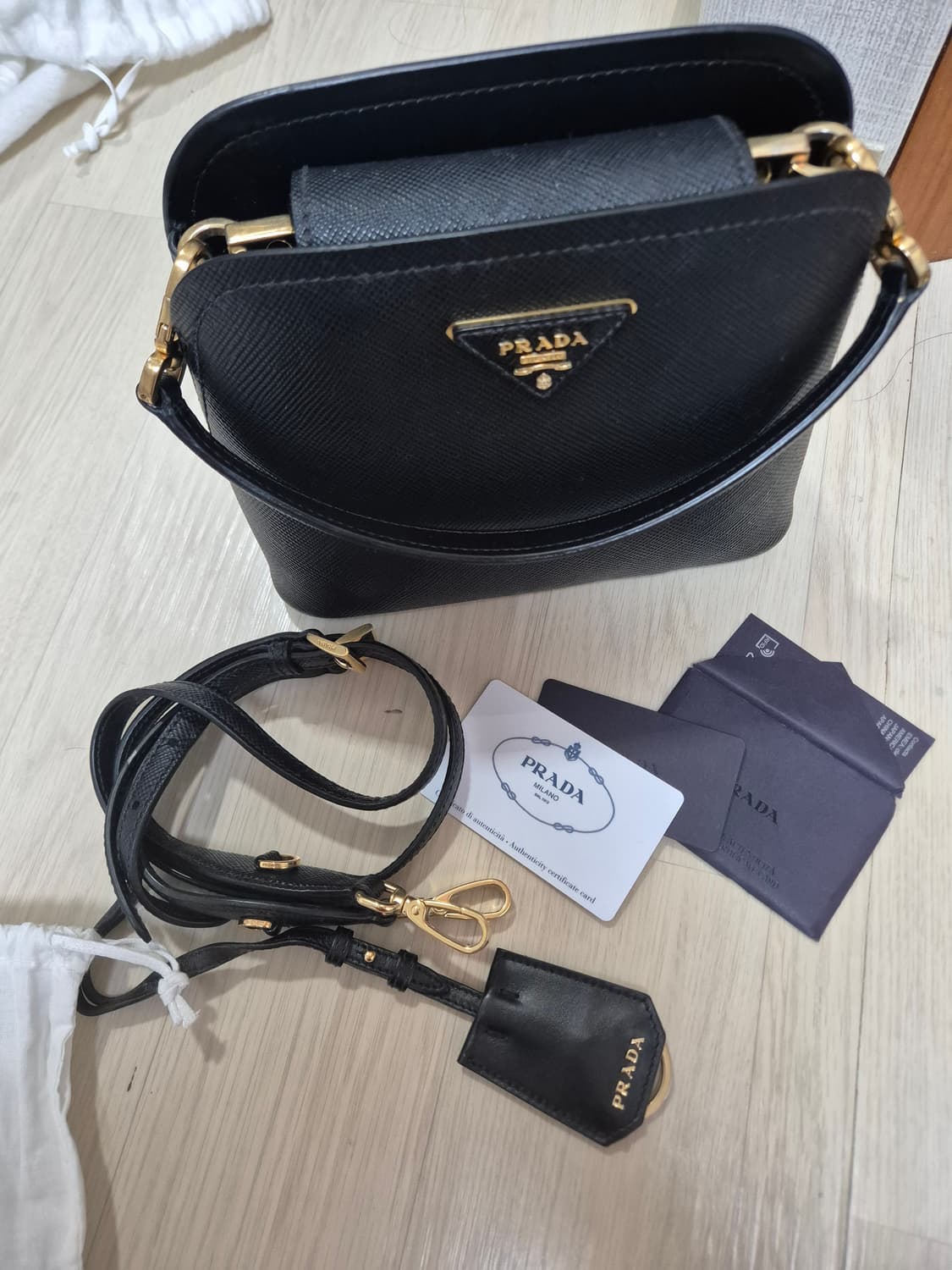 프라다 마티네 사피아노가죽 미니 숄더백 상품이미지1