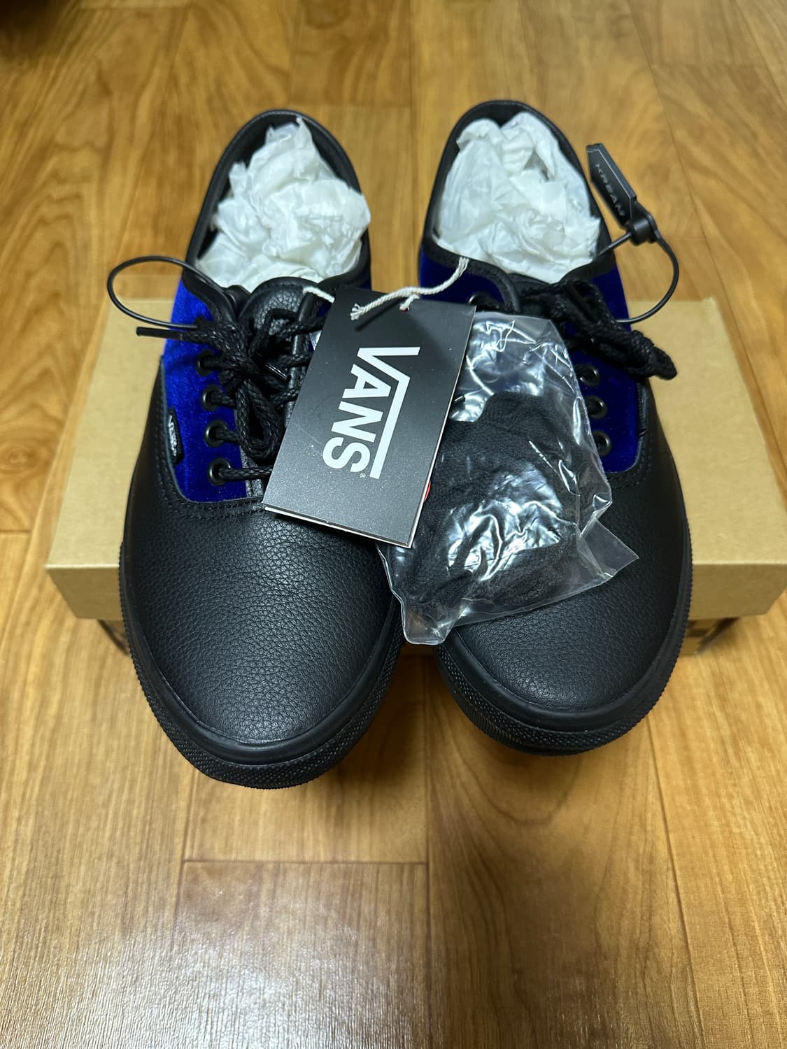 새상품) 반스 아리하라 미유키 어센틱 265 팝니다. 상품이미지1