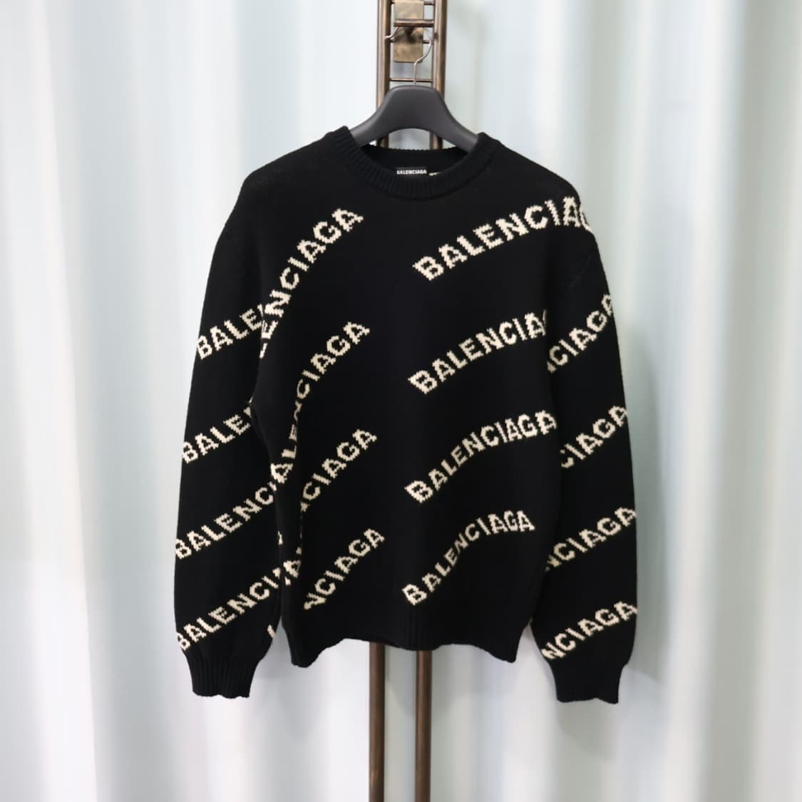 발렌시아가 멀티로고 블랙 울 니트 L/105 상품이미지1