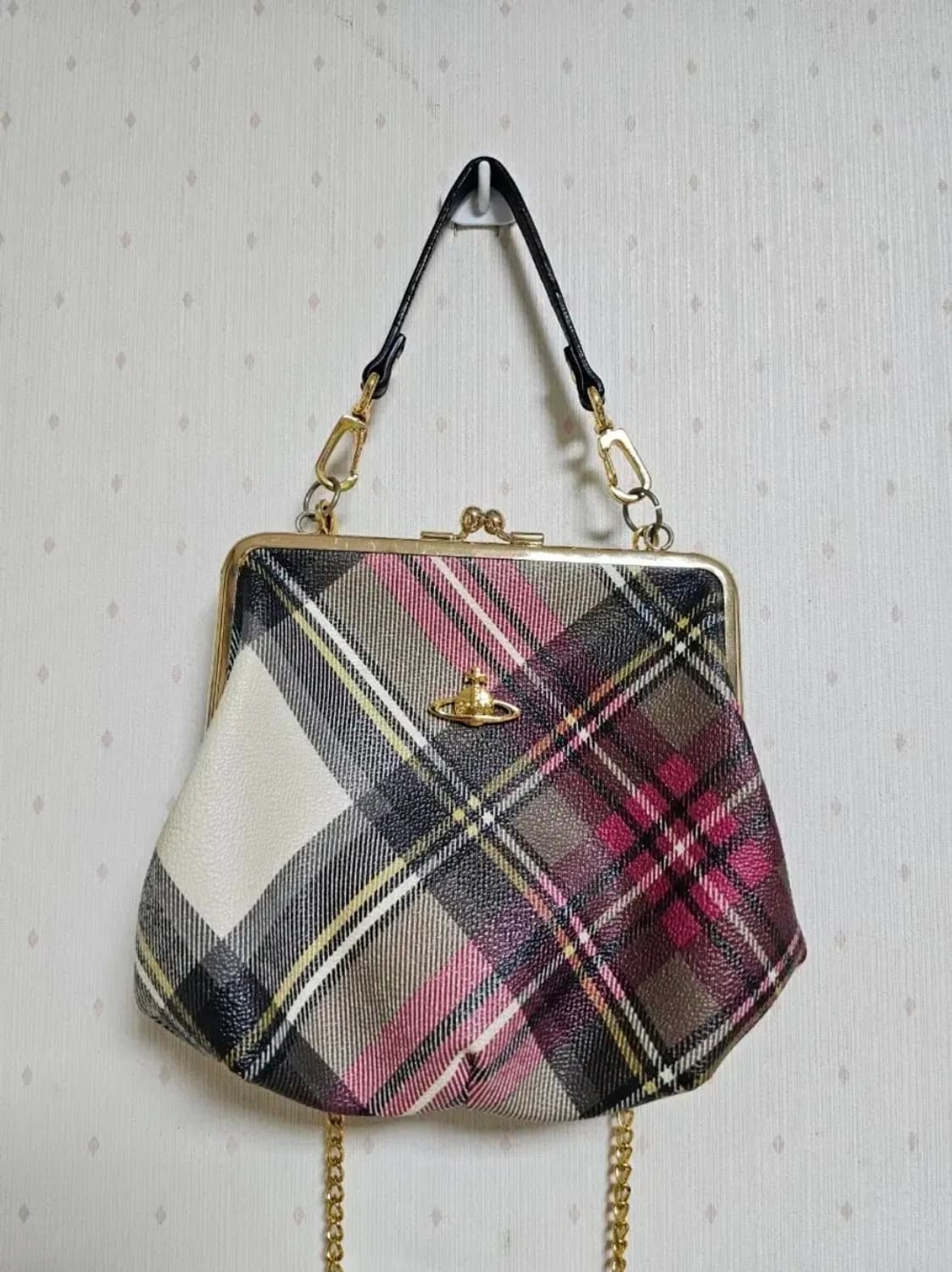 비비안웨스트우드 타탄체크복조리 크로스백 상품이미지1