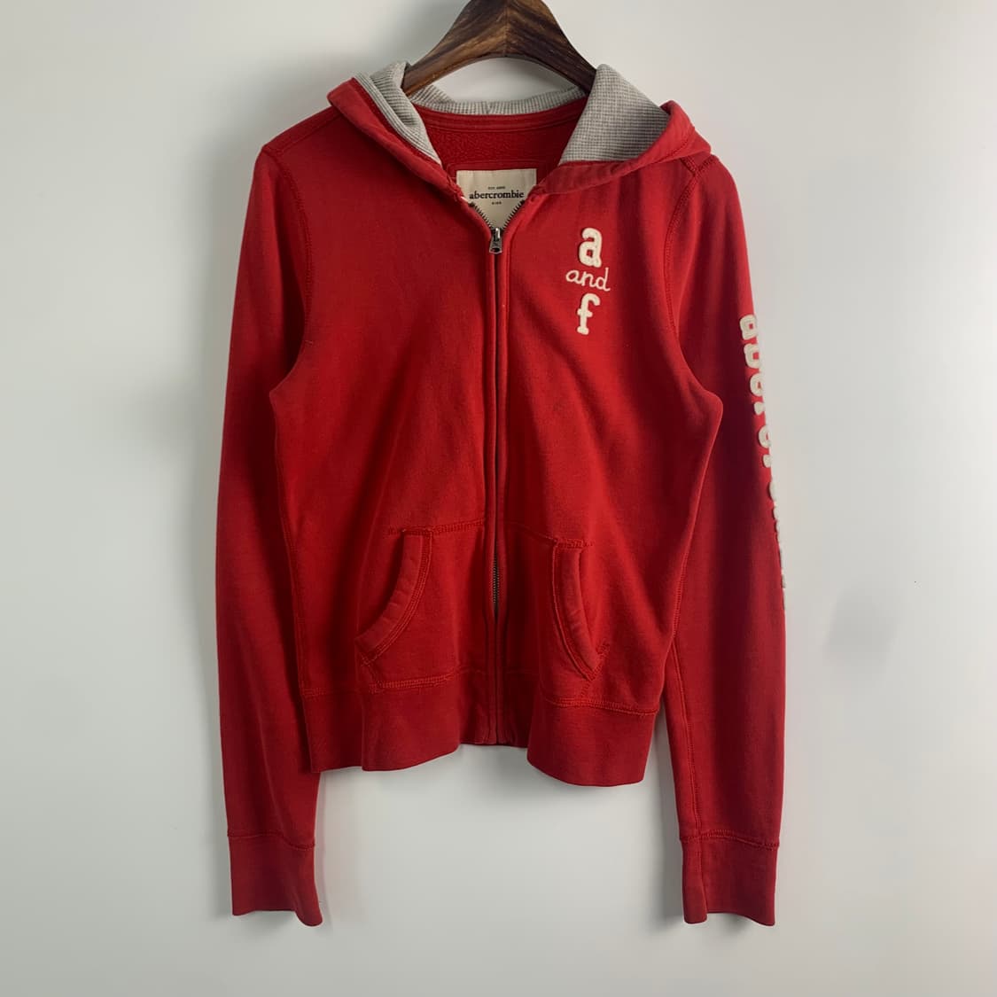 아베크롬비 y2k 와투케 레드 딱붙 후드집업 상품이미지2