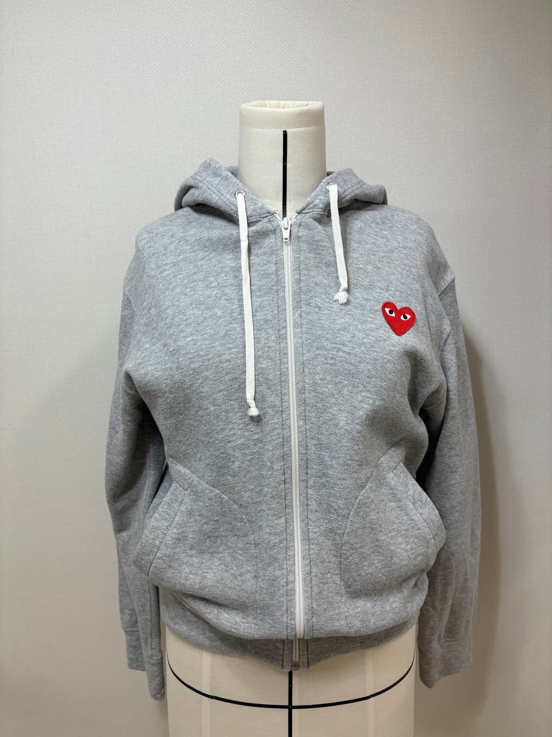 꼼데가르송 comme des garsons play 회색 후드집업 상품이미지1