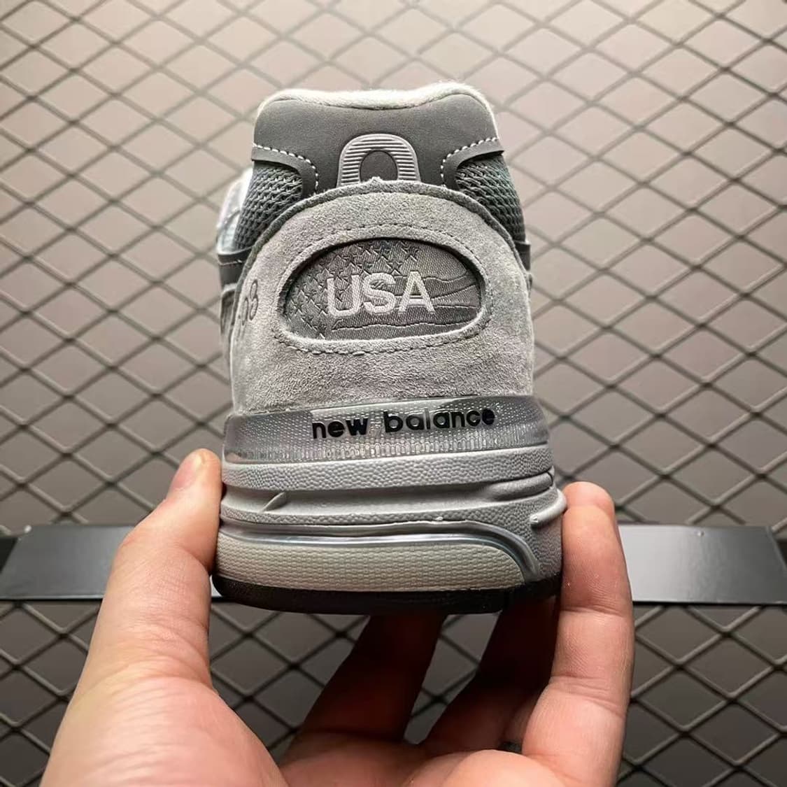 뉴발란스 992 메이드 인 USA 코어 그레이 실버 메탈릭 240mm 상품이미지2