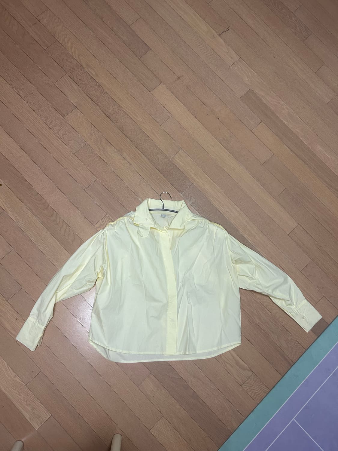 더일마 레몬색 볼륨 셔츠 상품이미지1