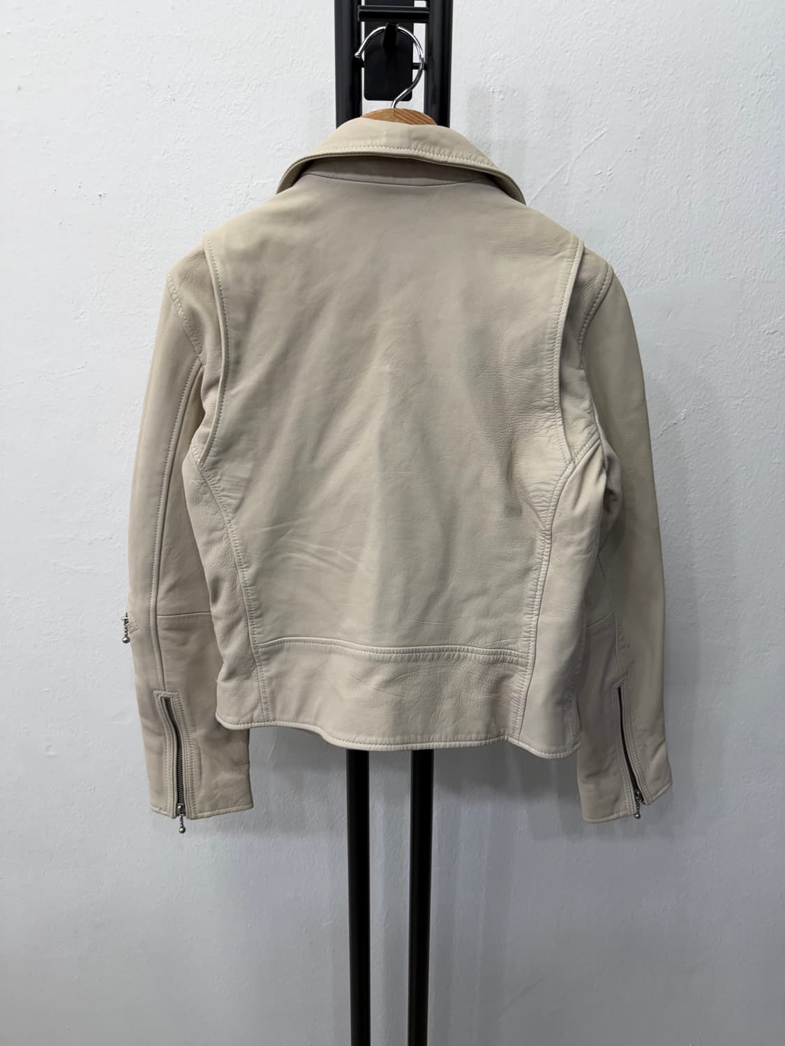 정품) 올세인츠 여성 아이보리 레더 라이더 자켓 36 상품이미지5