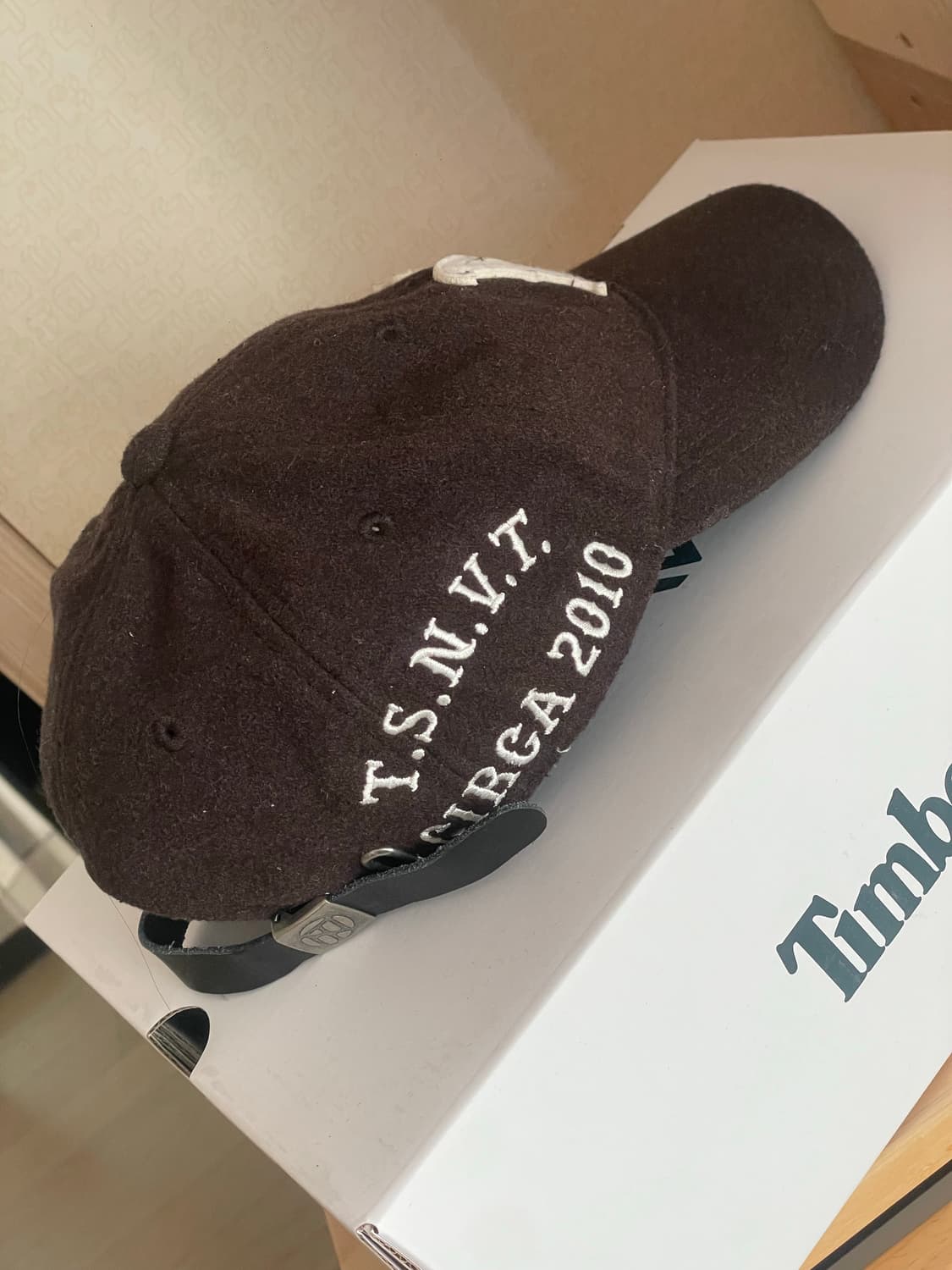 디스이즈네버댓 N 펠트 아플리케 캡 베이지 상품이미지3