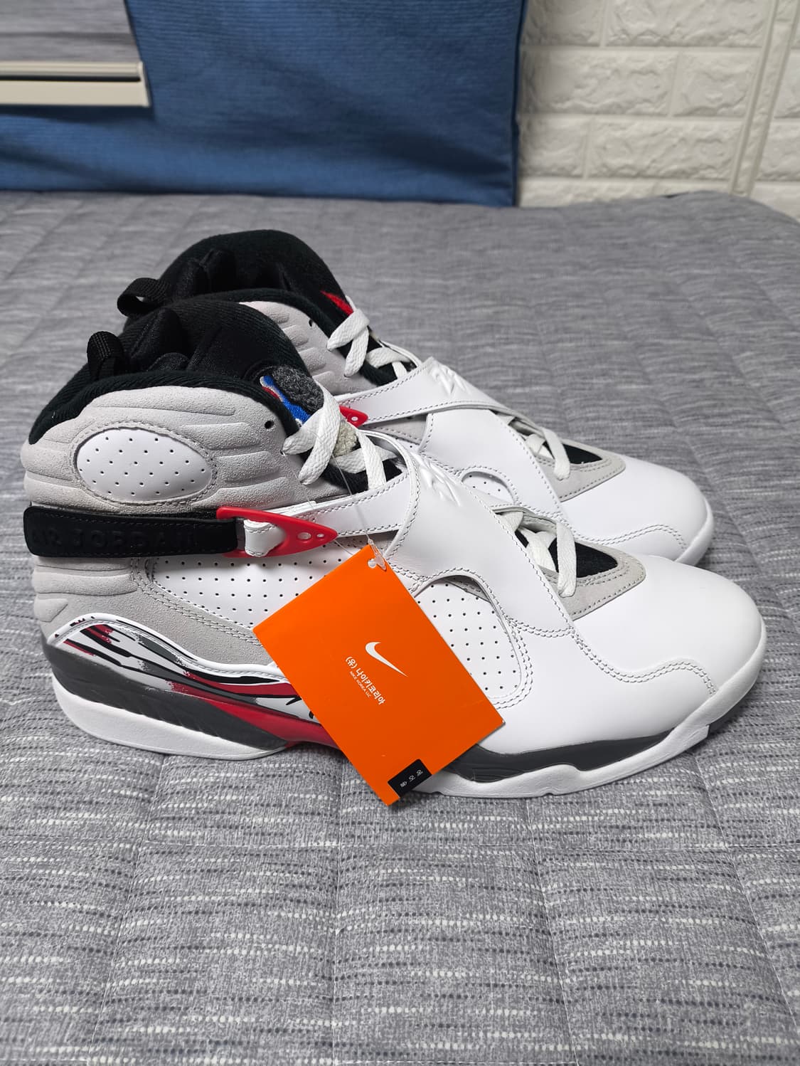 [290] 나이키 조던8 벅스버니 2025 상품이미지2