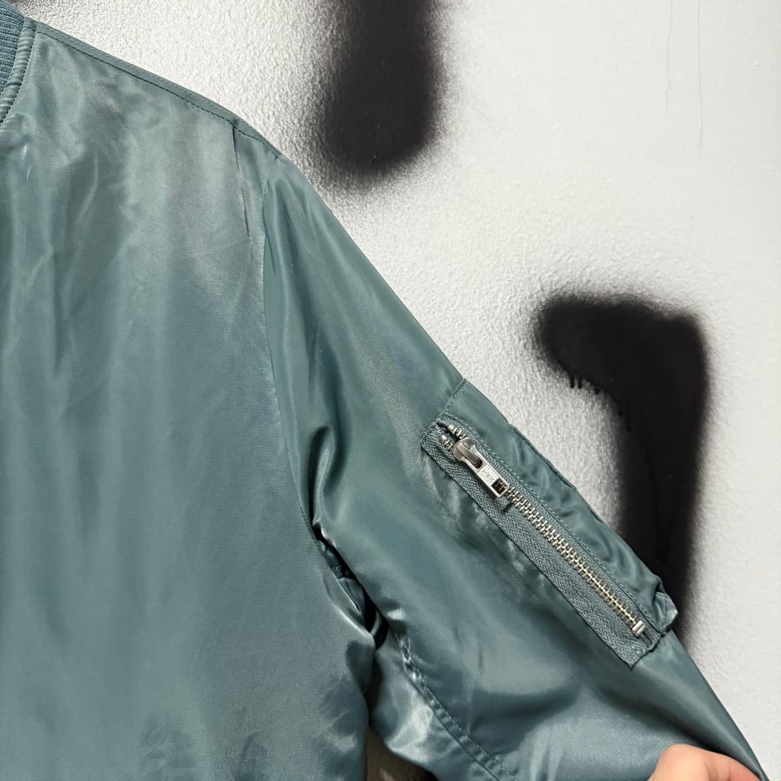 Moussy 마우지 펄 색상 히든 지퍼 ma-1 플라이트 자켓 상품이미지3