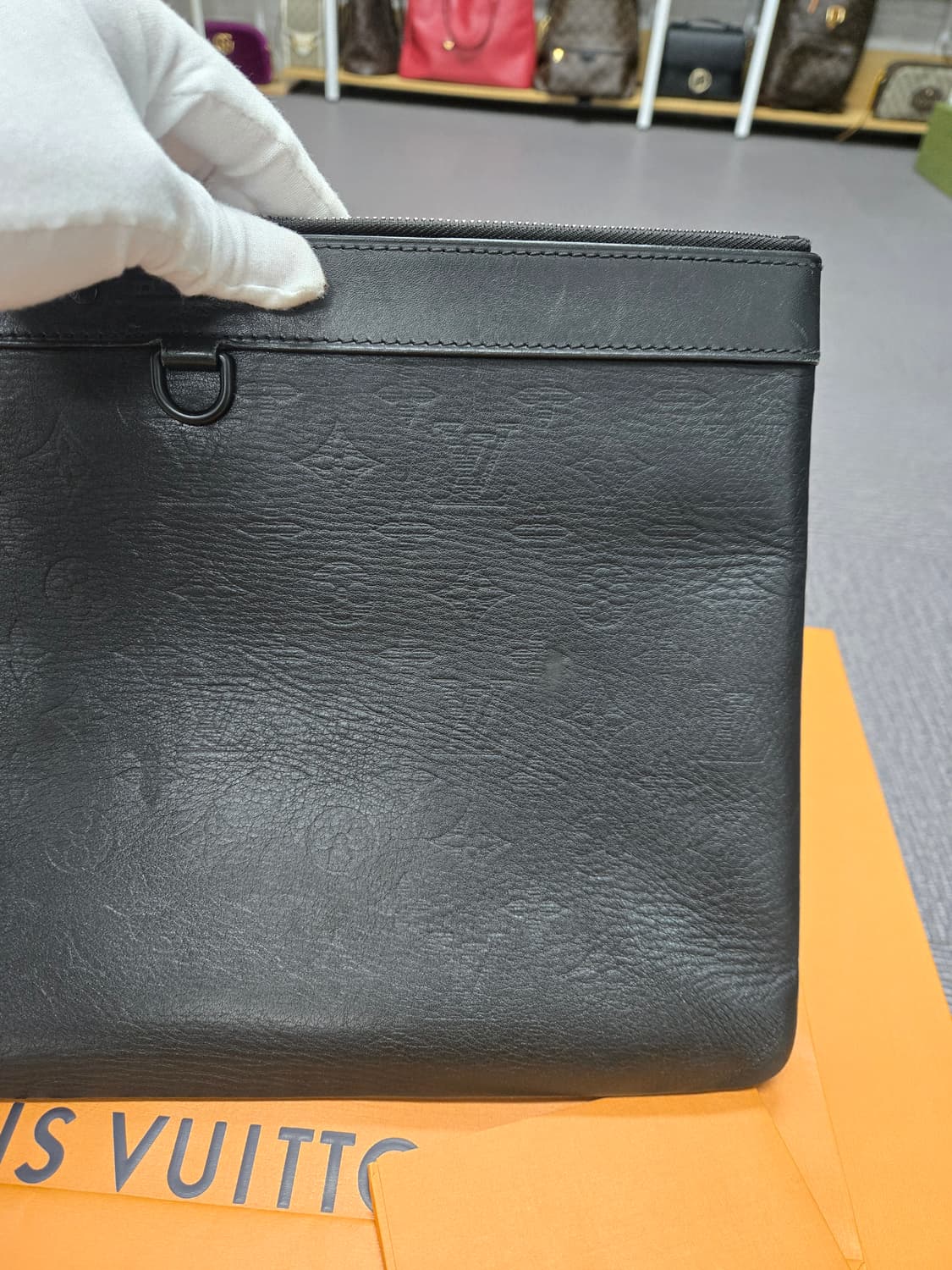 [특가][정품] 루이비통 쉐도우 클러치백 상품이미지2