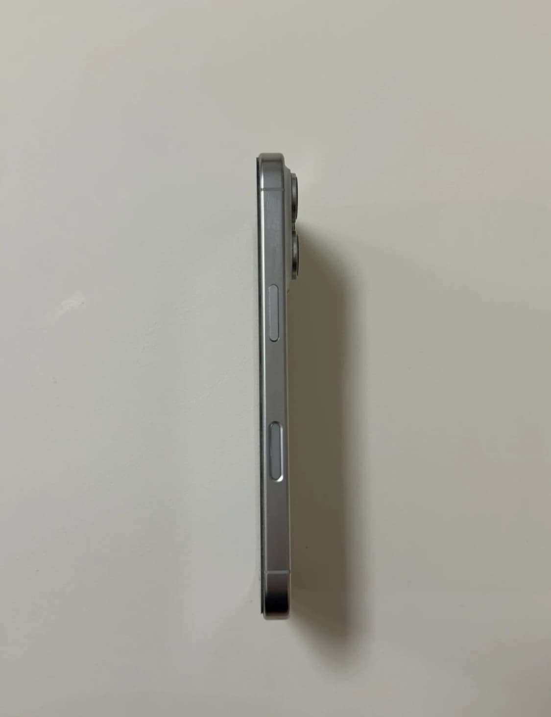 아이폰 16프로 티타늄 상품이미지3