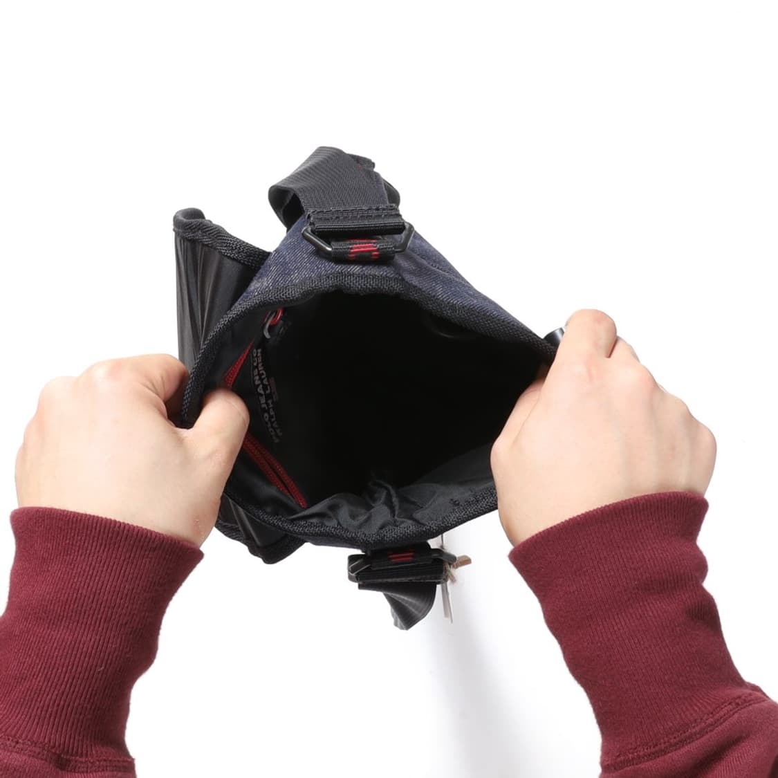 폴로진스 Polo Jeans Logo Cross Bag 
 상품이미지3