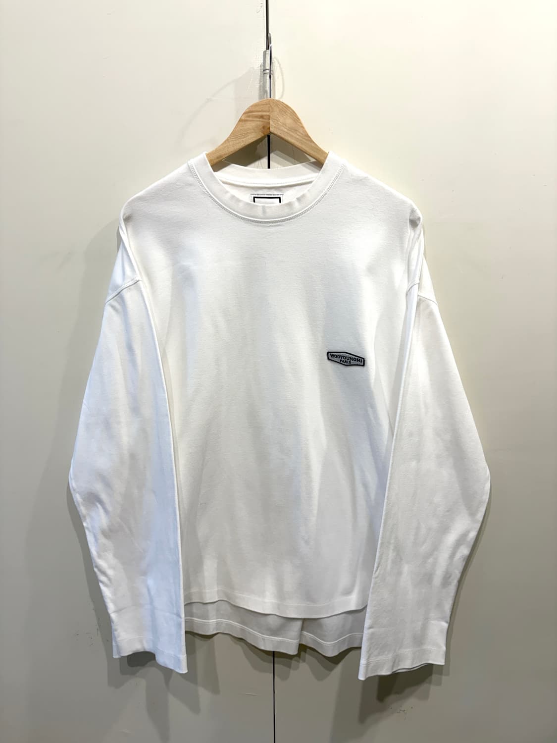 WOOYOUNGMI 우영미 백로고 롱 슬리브 상품이미지1