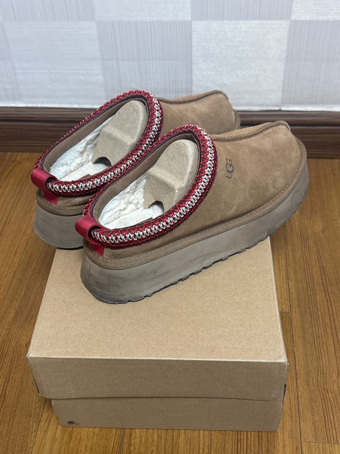 어그 타즈 슬리퍼 체스넛 상품이미지2