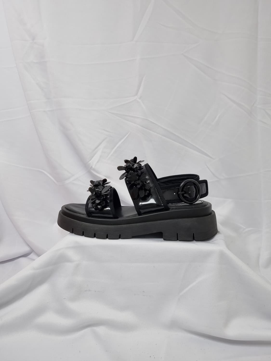 360/230 슈콤마보니 플라워 큐빅 샌들 상품이미지1